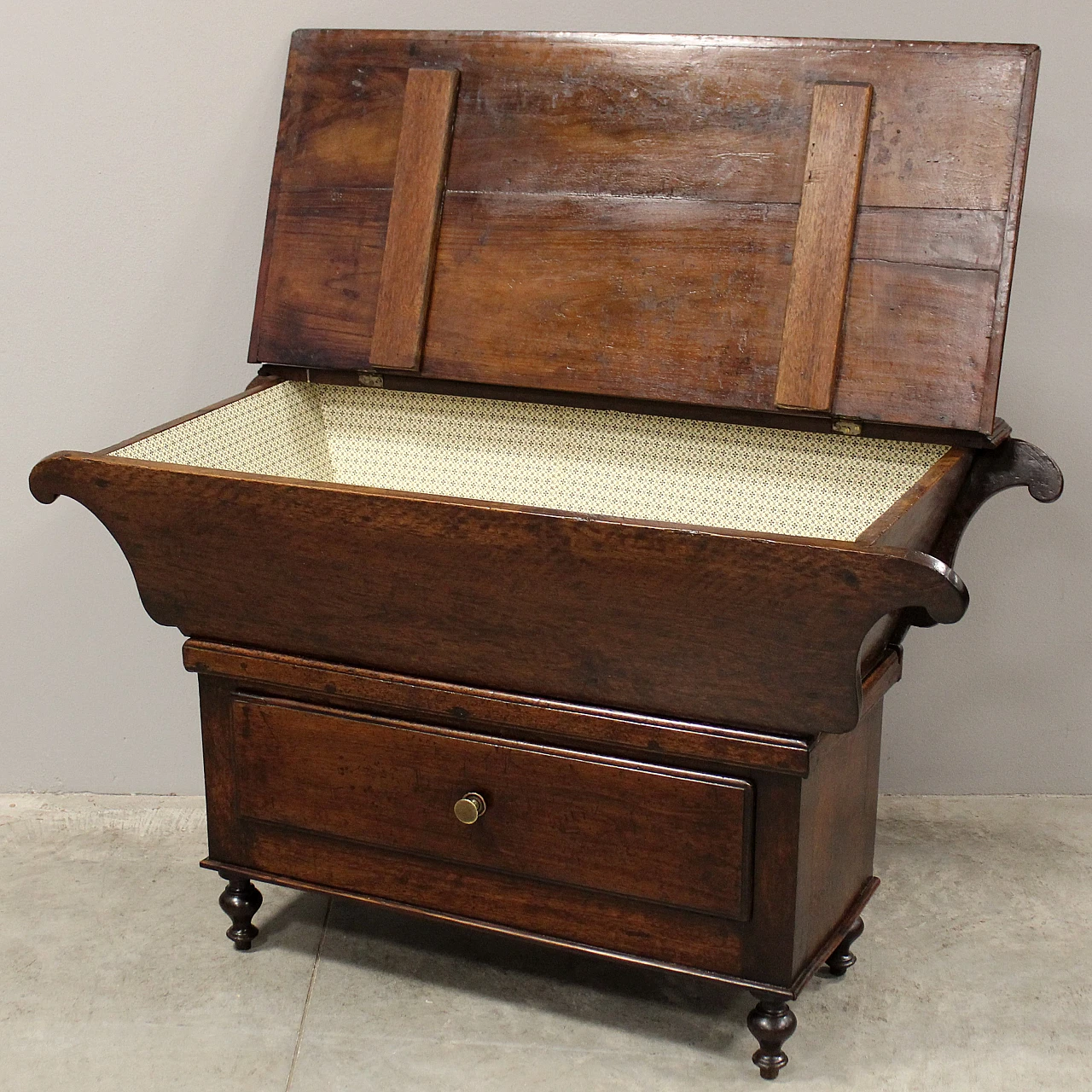 Italian walnut sideboard, 19th century 8