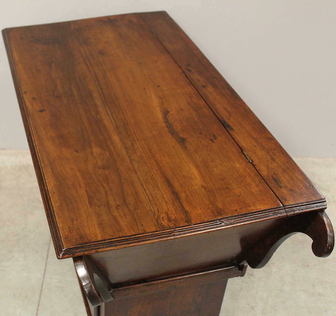 Italian walnut sideboard, 19th century 11