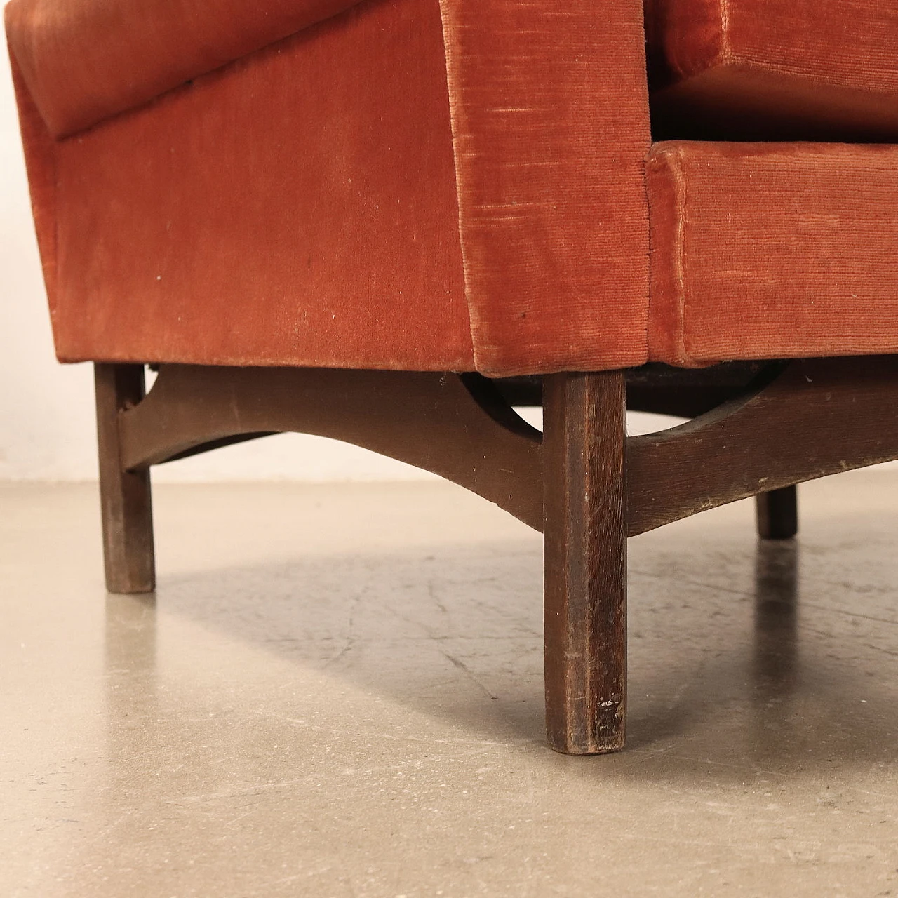 Pair of armchairs in wood and orange velvet, 1960s 5