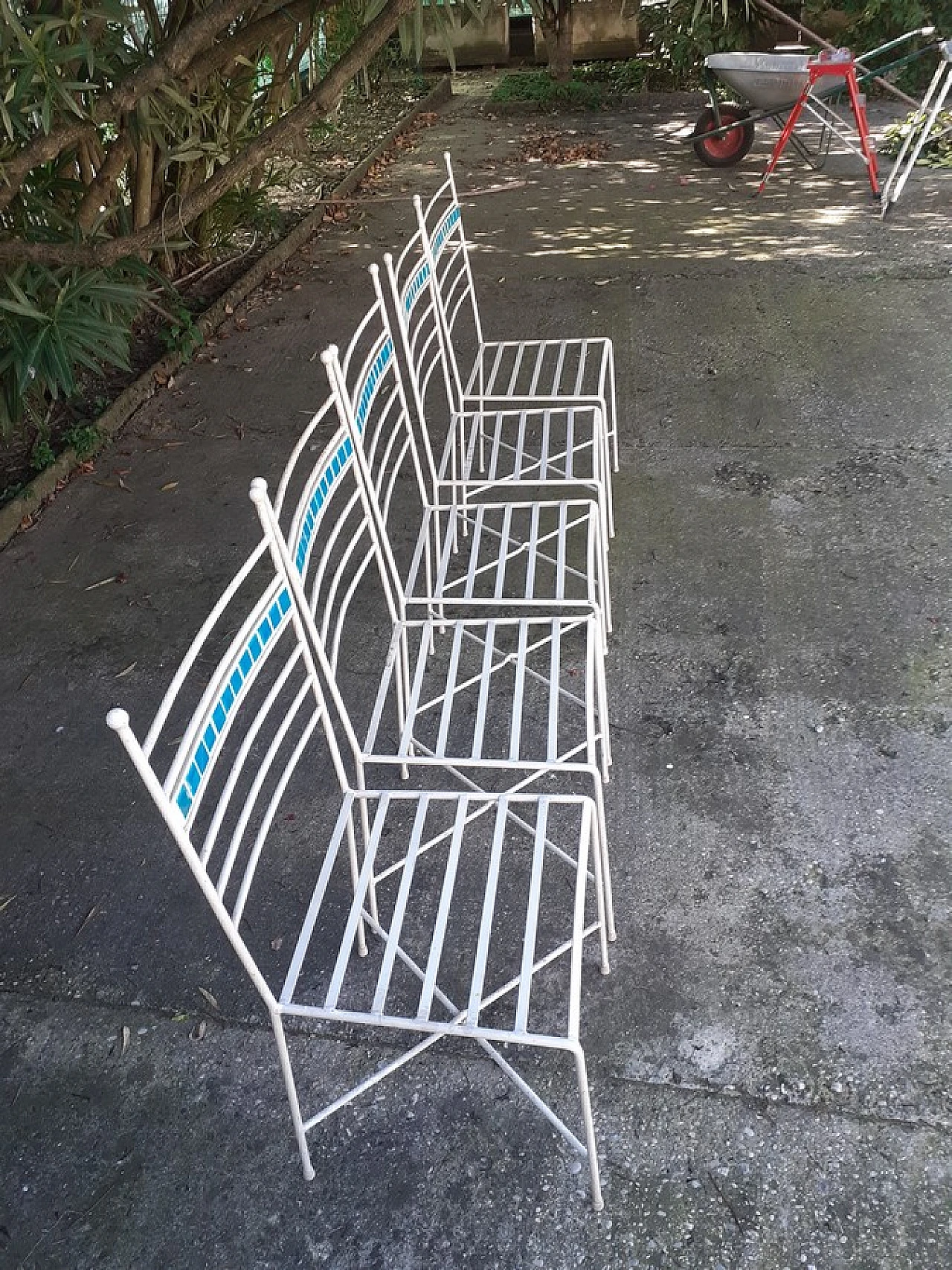 5 iron chairs, 90s 4