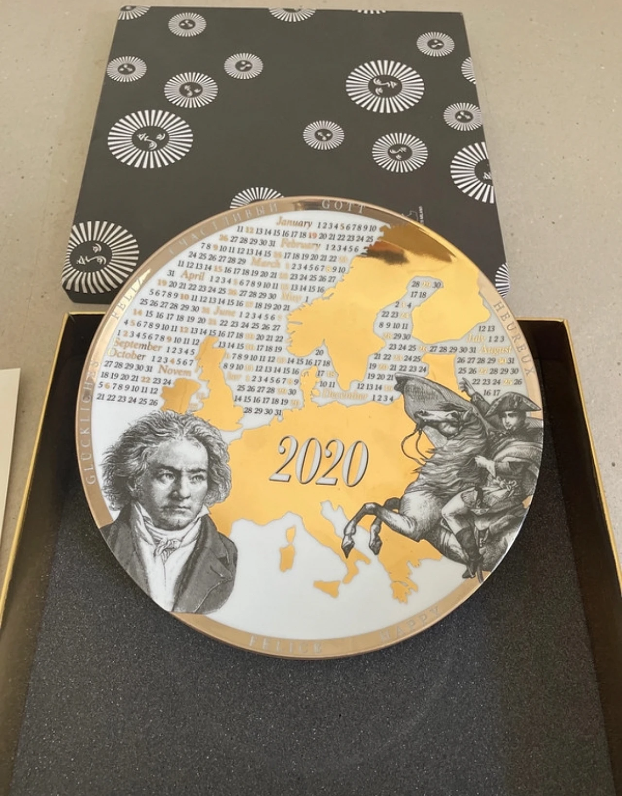 Fornasetti's 2020 Calendar plate numbered 1