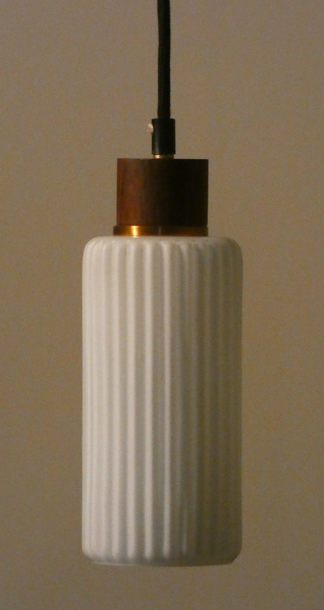 Mid-Century Pendant Lamp in Opaline Glass and Teak, Italy, 1950s 3