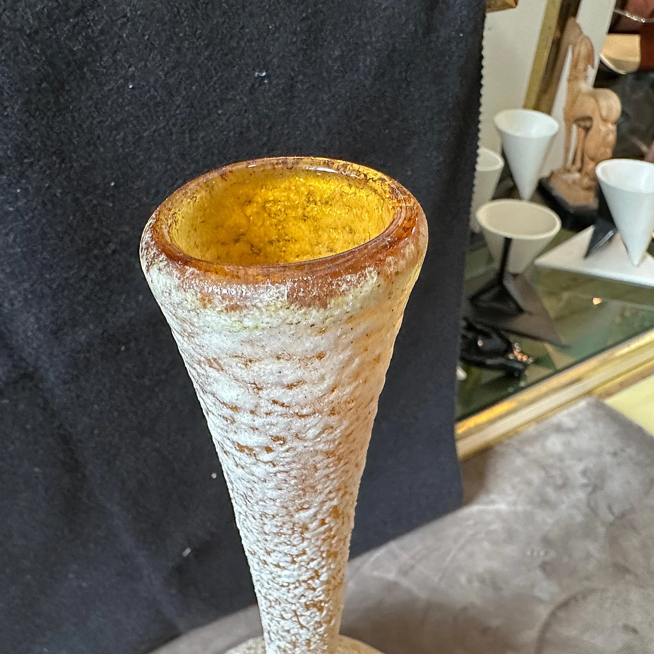 Cenedese style yellow scavo Murano glass vase, 1980s 10