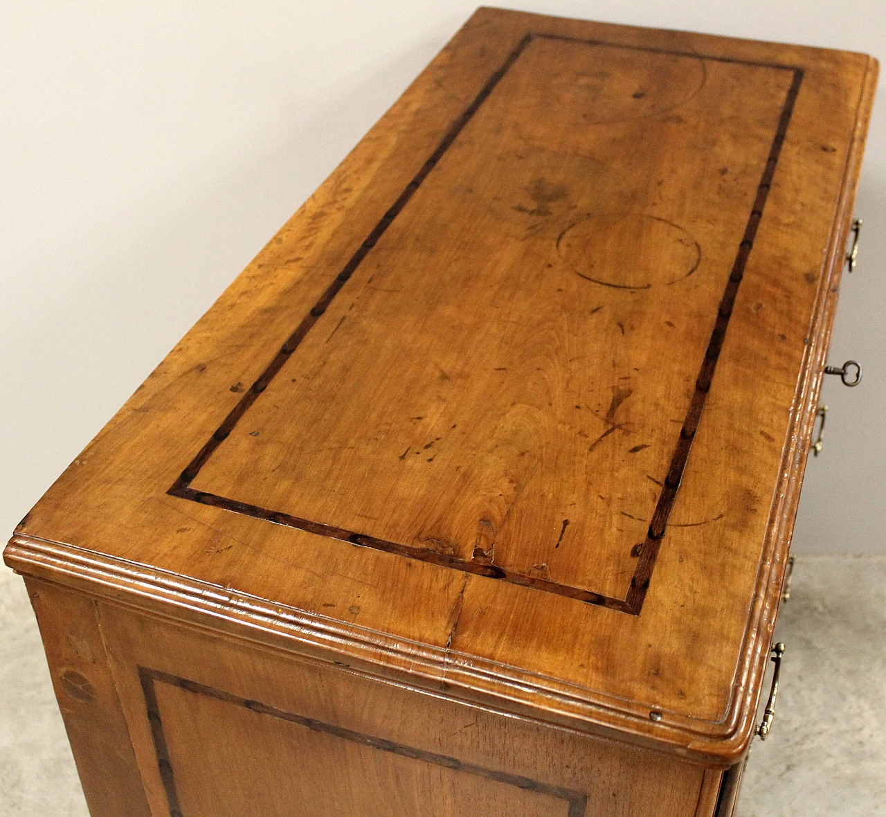 Canterano chest of drawers in 18th century Italian inlaid walnut 7