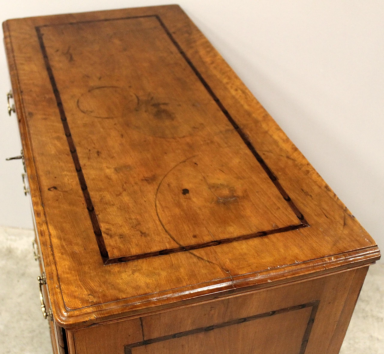 Canterano chest of drawers in 18th century Italian inlaid walnut 8