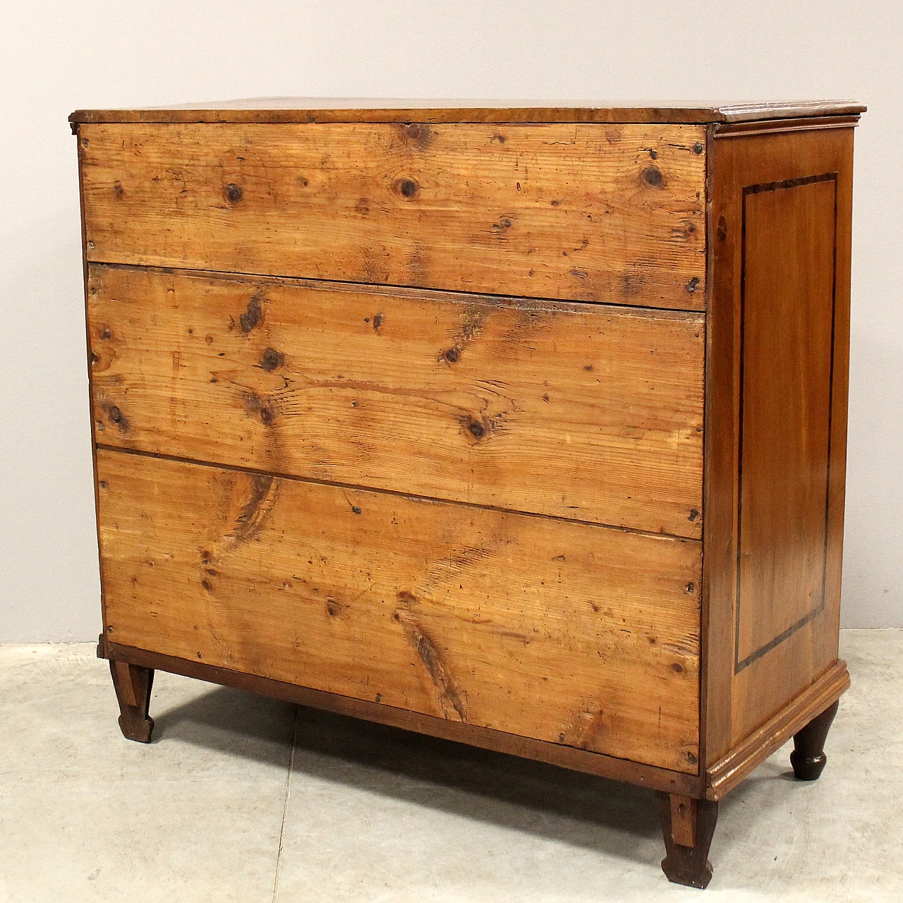 Canterano chest of drawers in 18th century Italian inlaid walnut 11