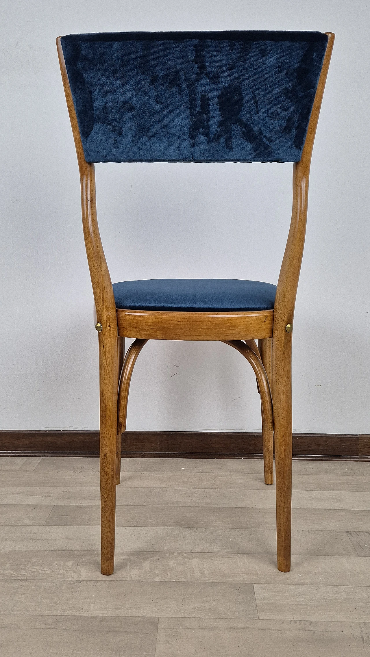 4 Art Deco blue velvet chairs, 1940s 5