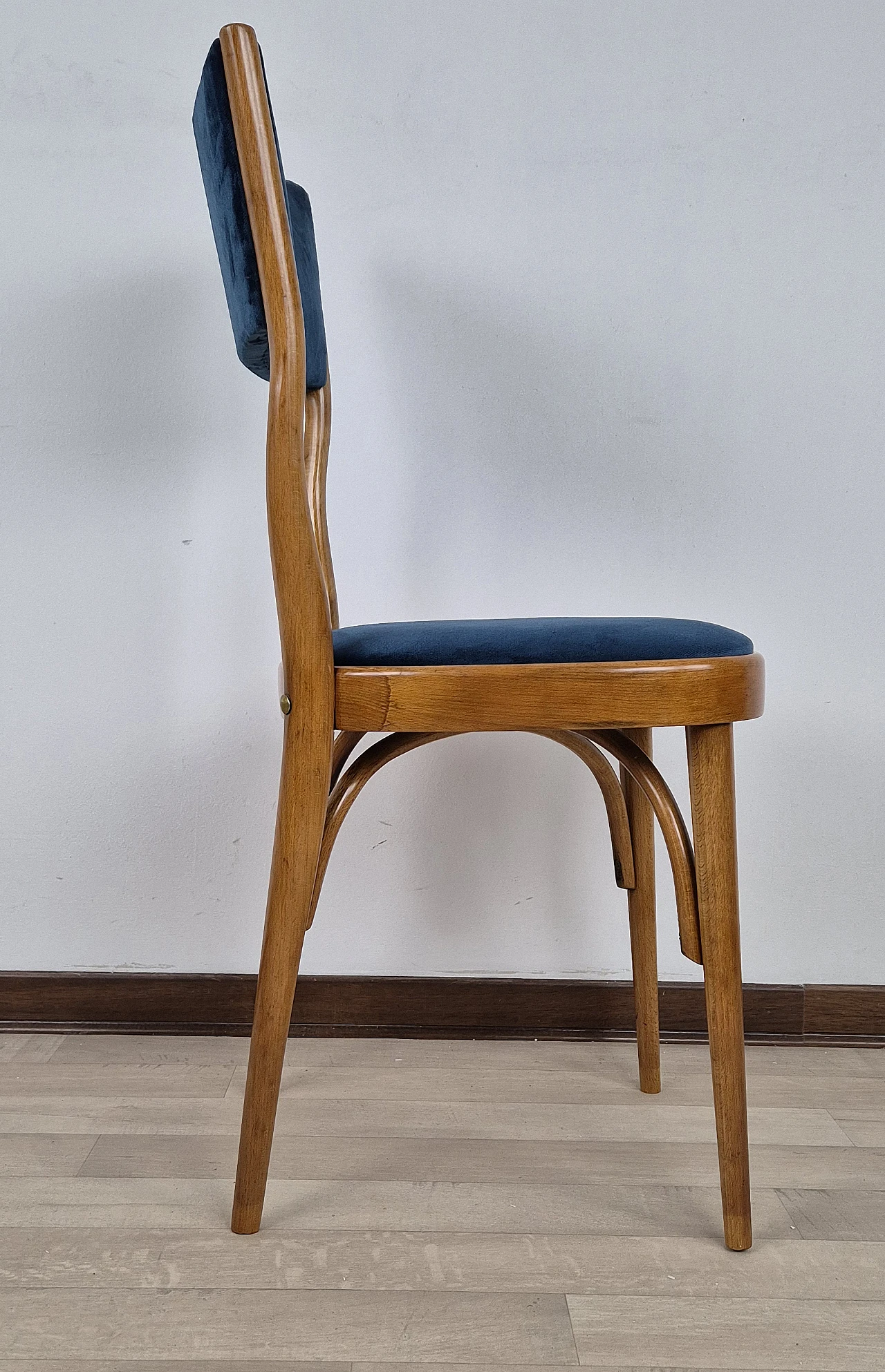 4 Art Deco blue velvet chairs, 1940s 6