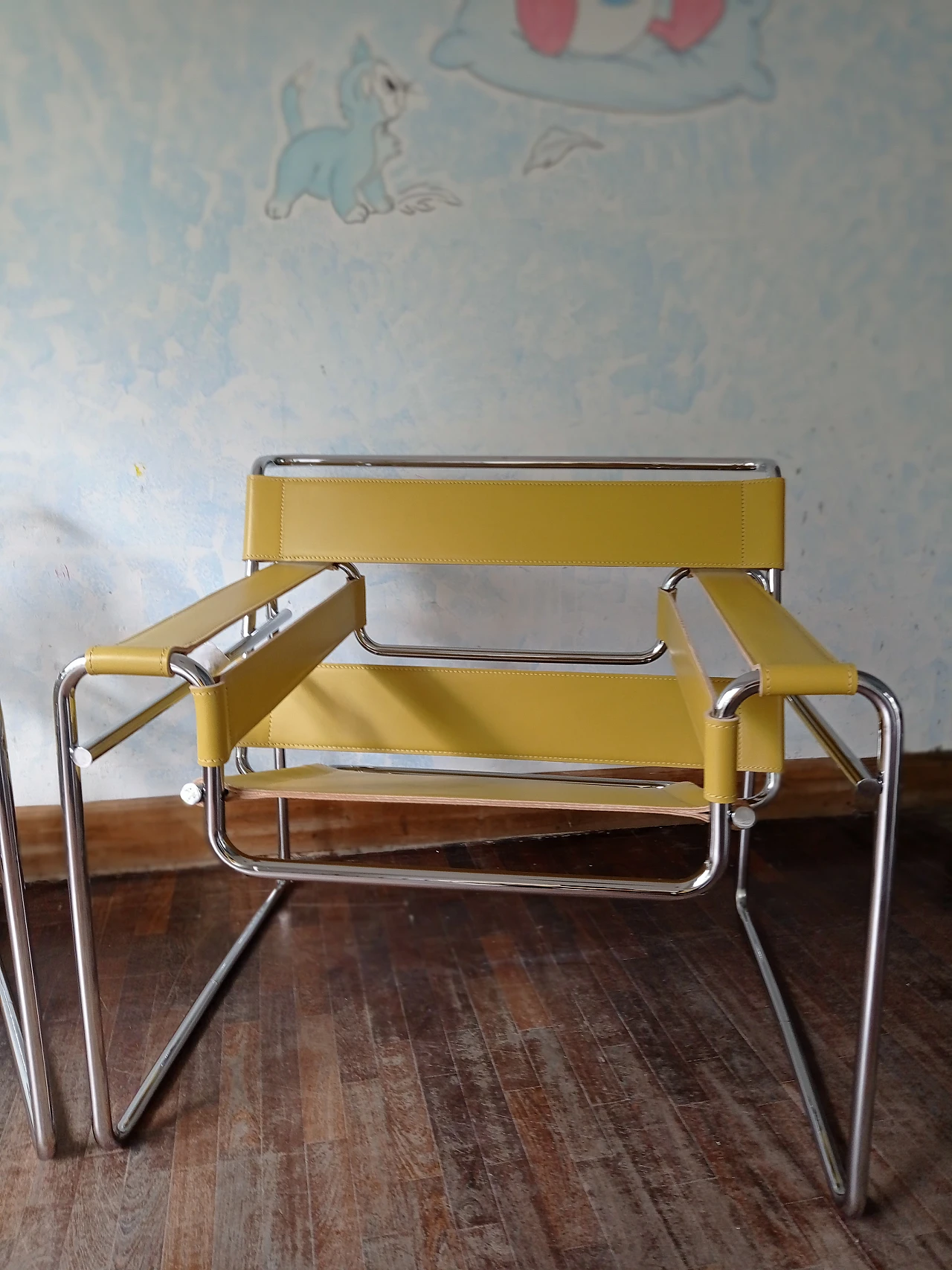 Wassily B3 armchair in yellow leather by Knoll International 24