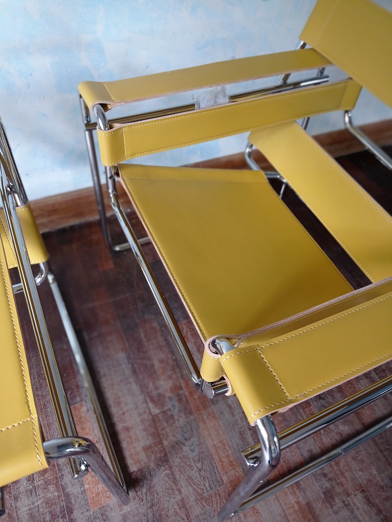 Wassily B3 armchair in yellow leather by Knoll International 47