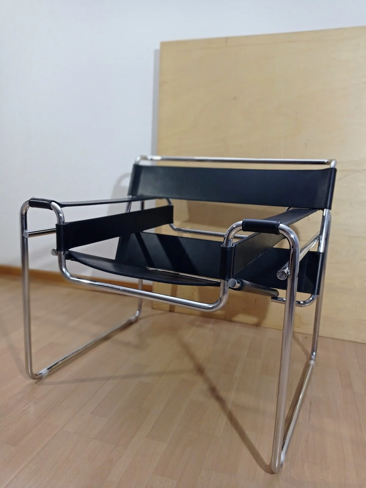 Poltrona  Wassily B3 in pelle nera di Knoll International 2