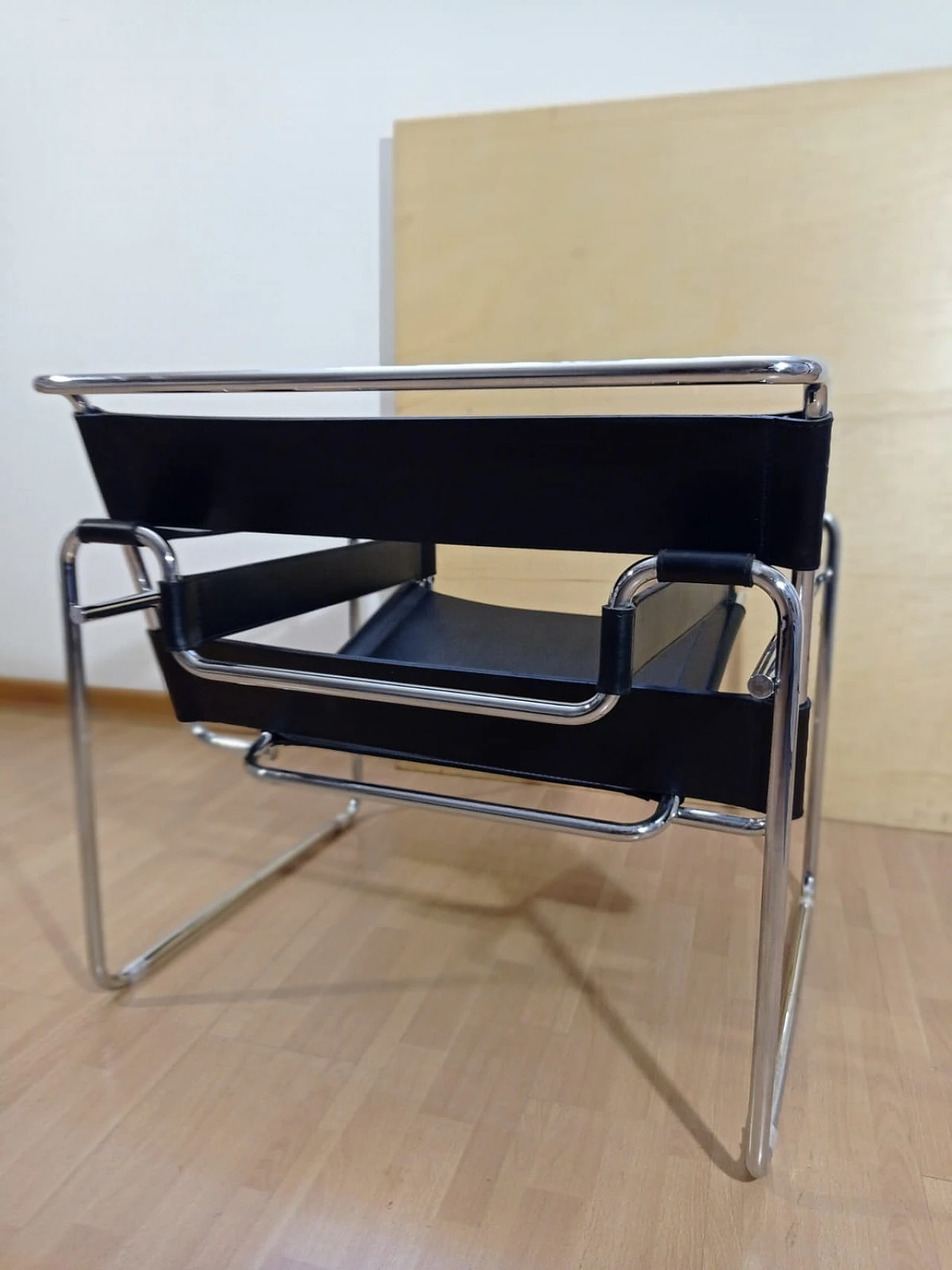 Poltrona  Wassily B3 in pelle nera di Knoll International 6