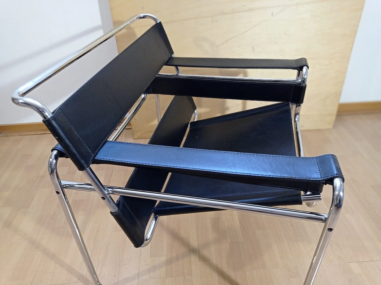 Poltrona  Wassily B3 in pelle nera di Knoll International 8