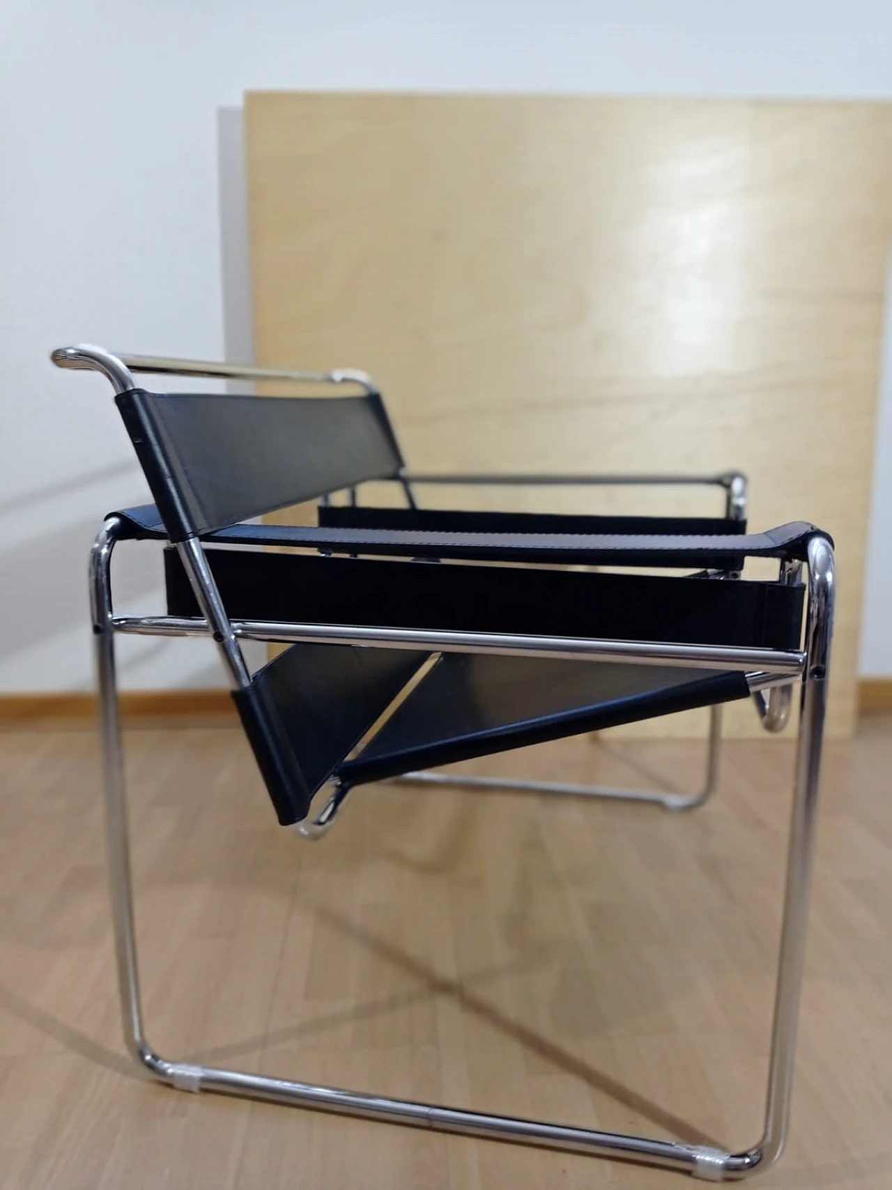 Poltrona  Wassily B3 in pelle nera di Knoll International 9