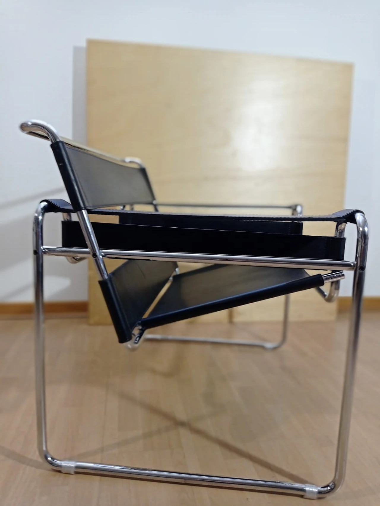 Poltrona  Wassily B3 in pelle nera di Knoll International 10