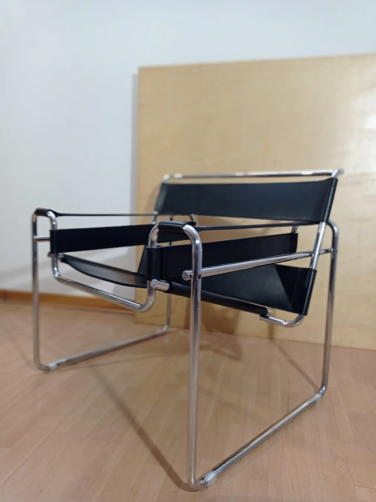 Poltrona  Wassily B3 in pelle nera di Knoll International 11