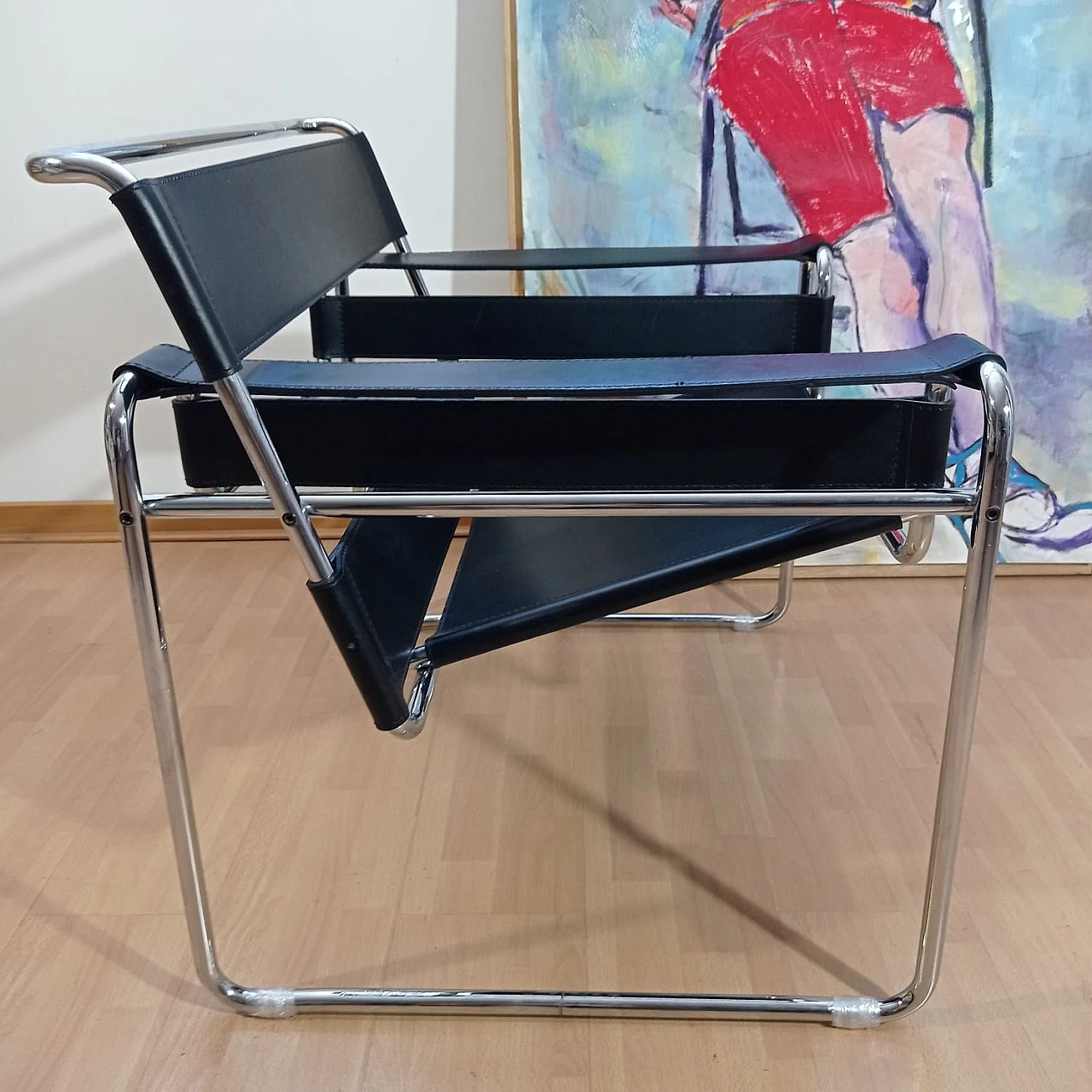 Wassily B3 armchair in black leather by Knoll International 23