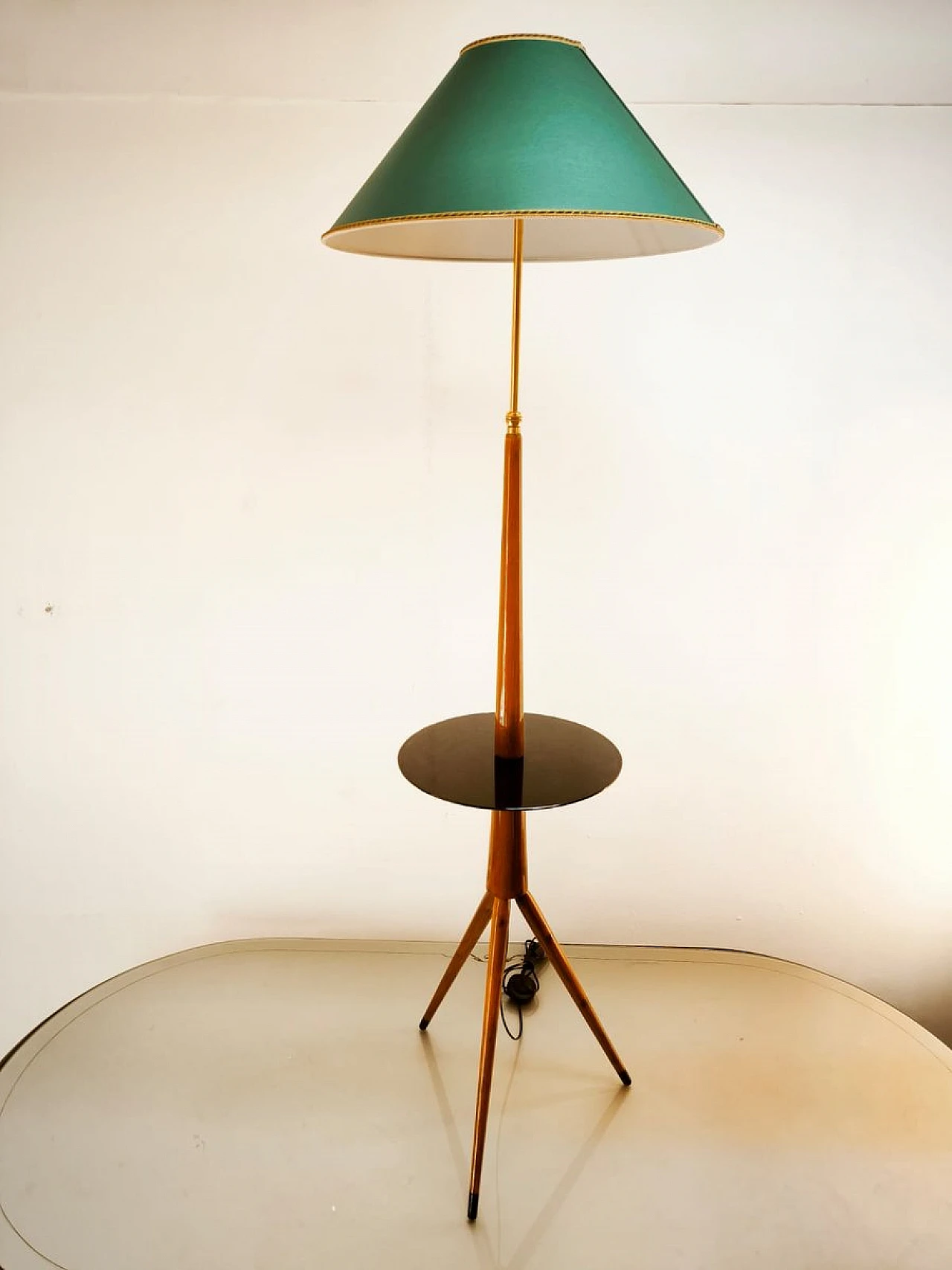 Wooden floor lamp with glass top, 1960s 1