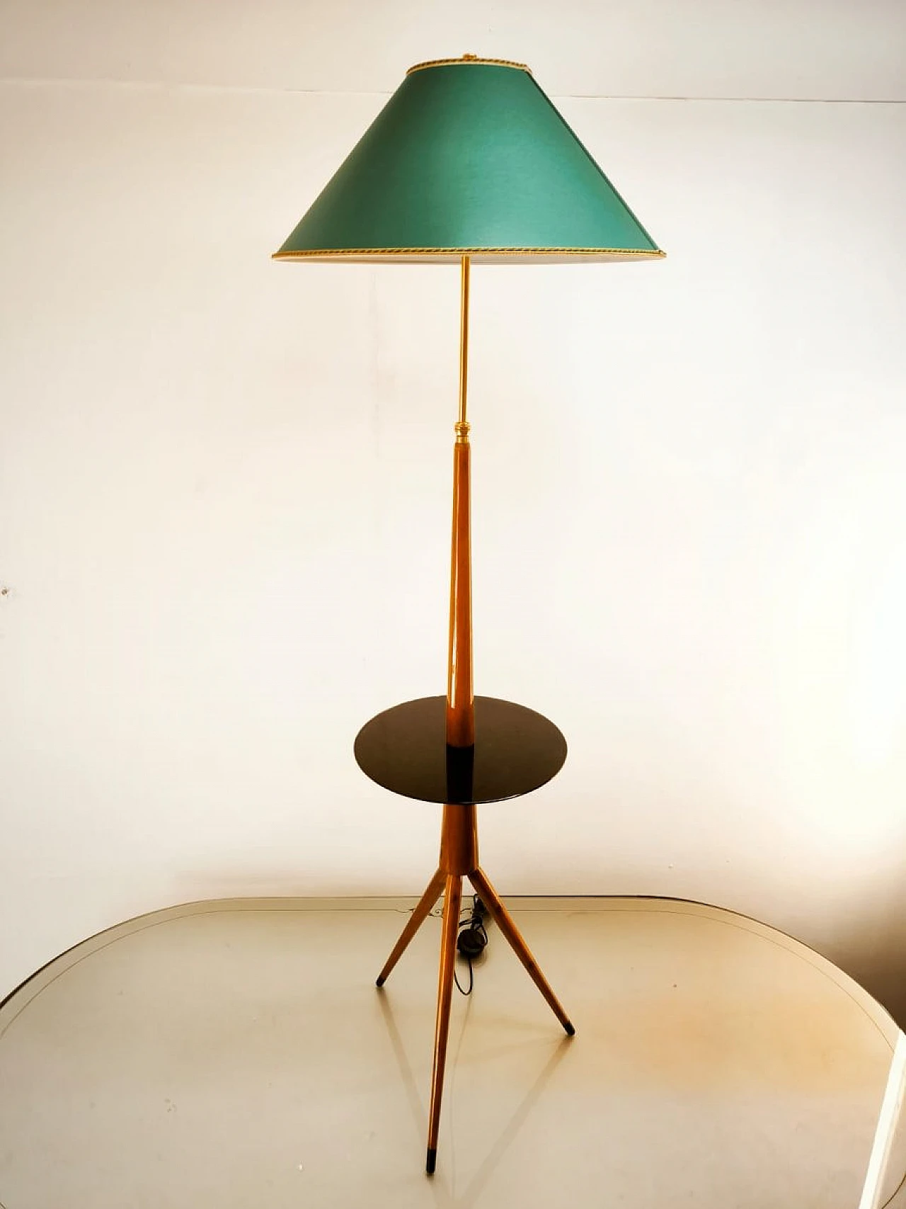 Wooden floor lamp with glass top, 1960s 24