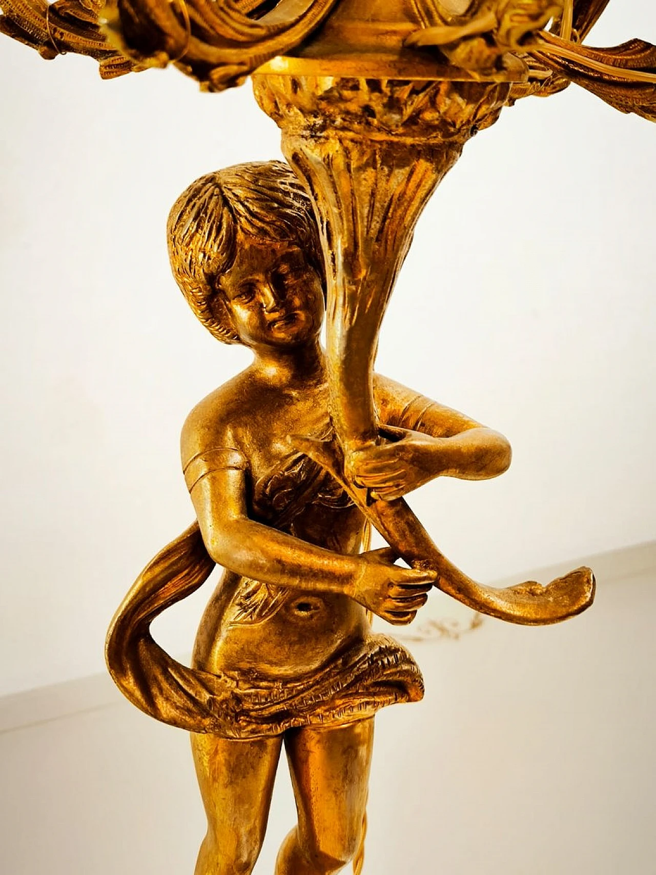 Six-light bronze Putto lamp, early 20th century 3