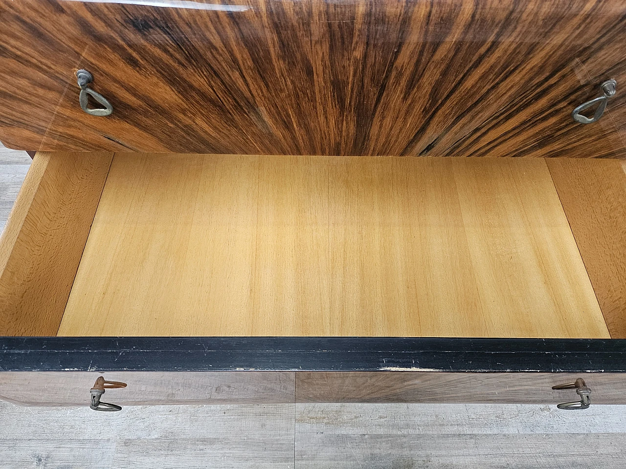 Mid Century sideboard with glass top and drawers, 1950s 28