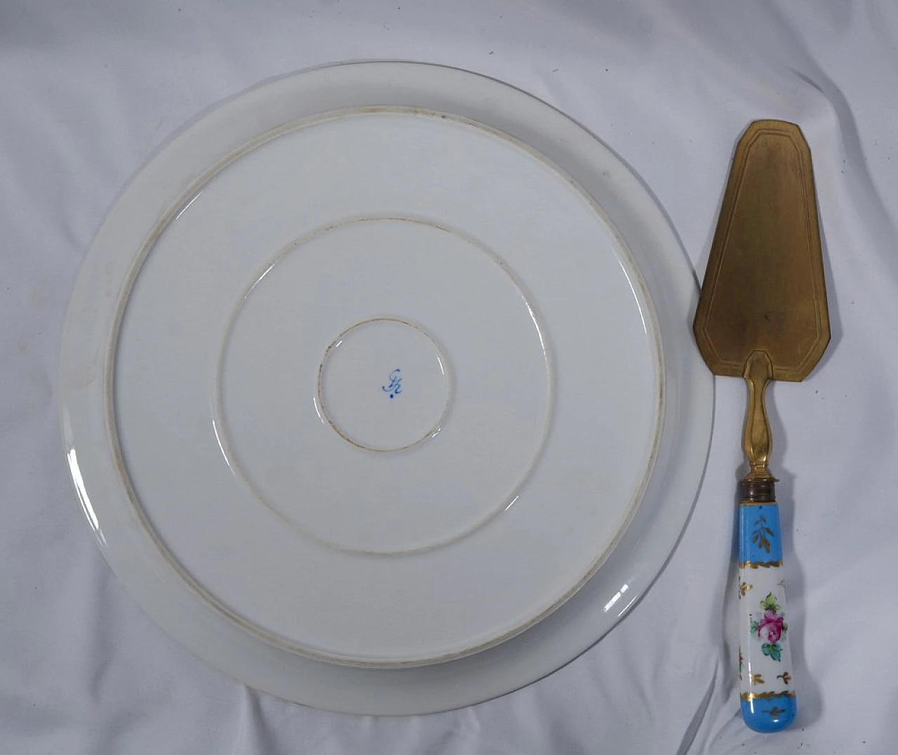 Porcelain centrepiece plate with cake shovel, 1950s 3