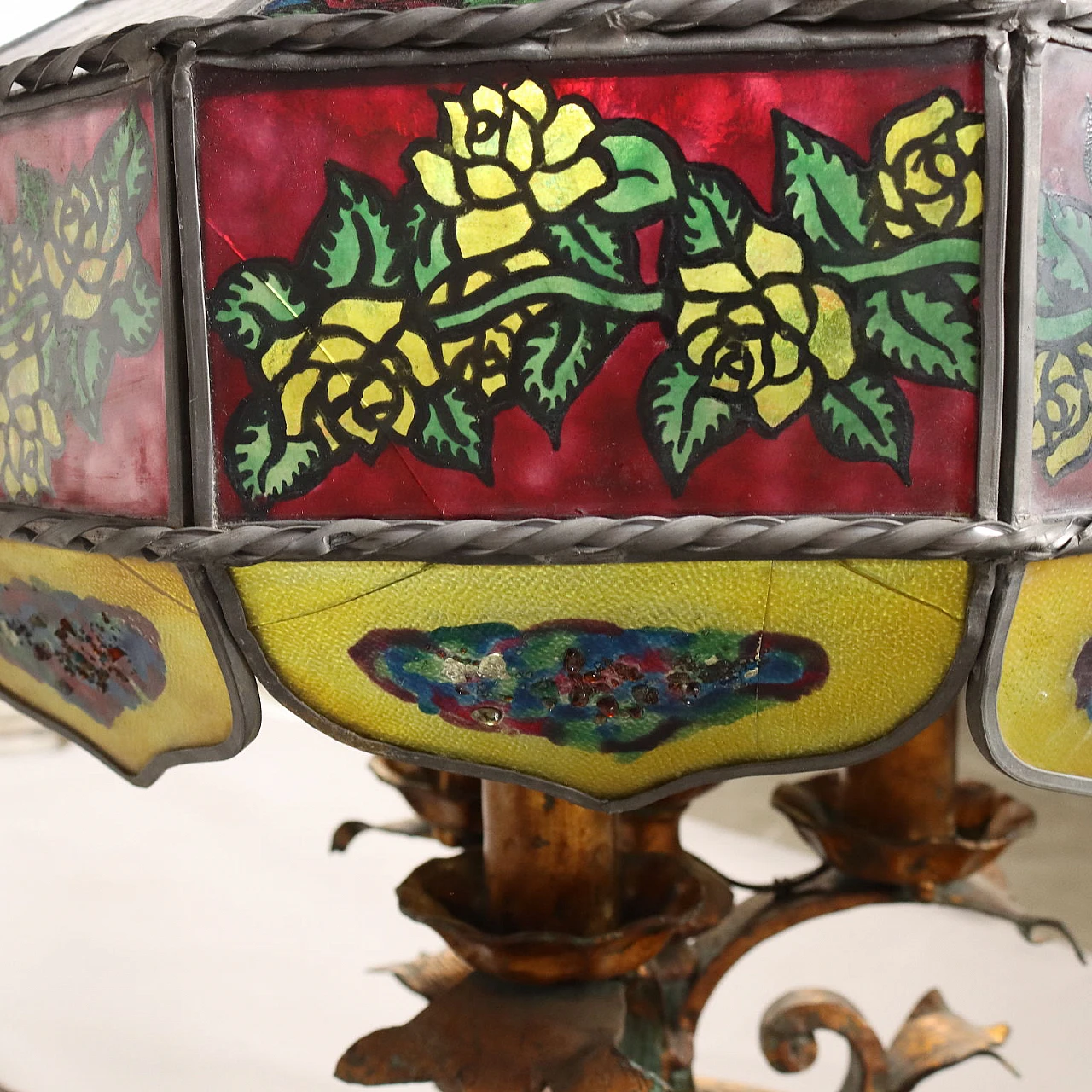 Table lamp in gilt metal and painted glass with floral motifs 9