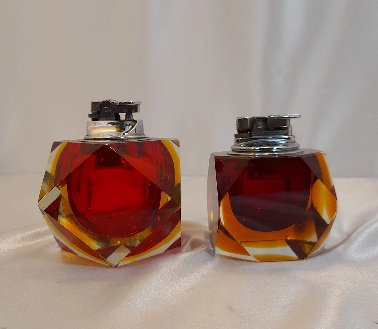 Two multifaceted table lighters in Murano glass, 1960s 4