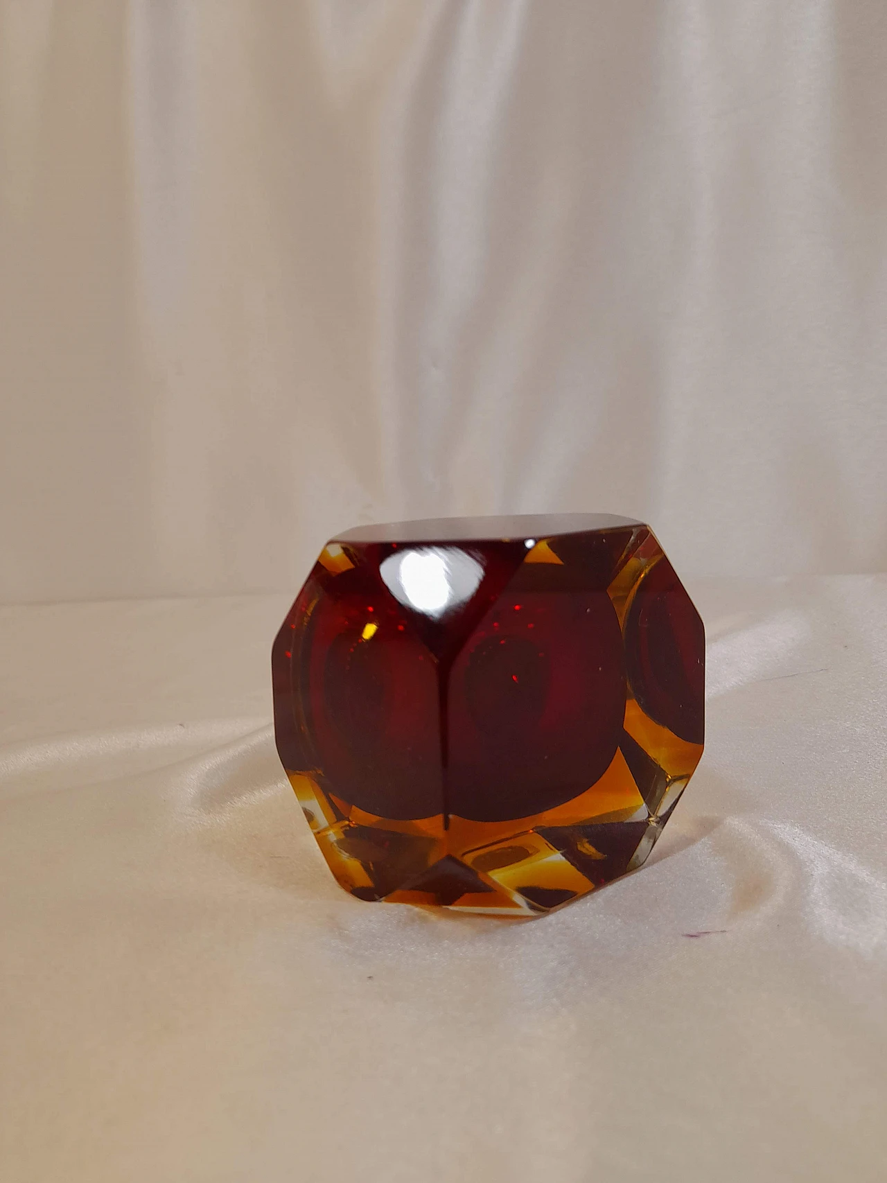 Two multifaceted table lighters in Murano glass, 1960s 35