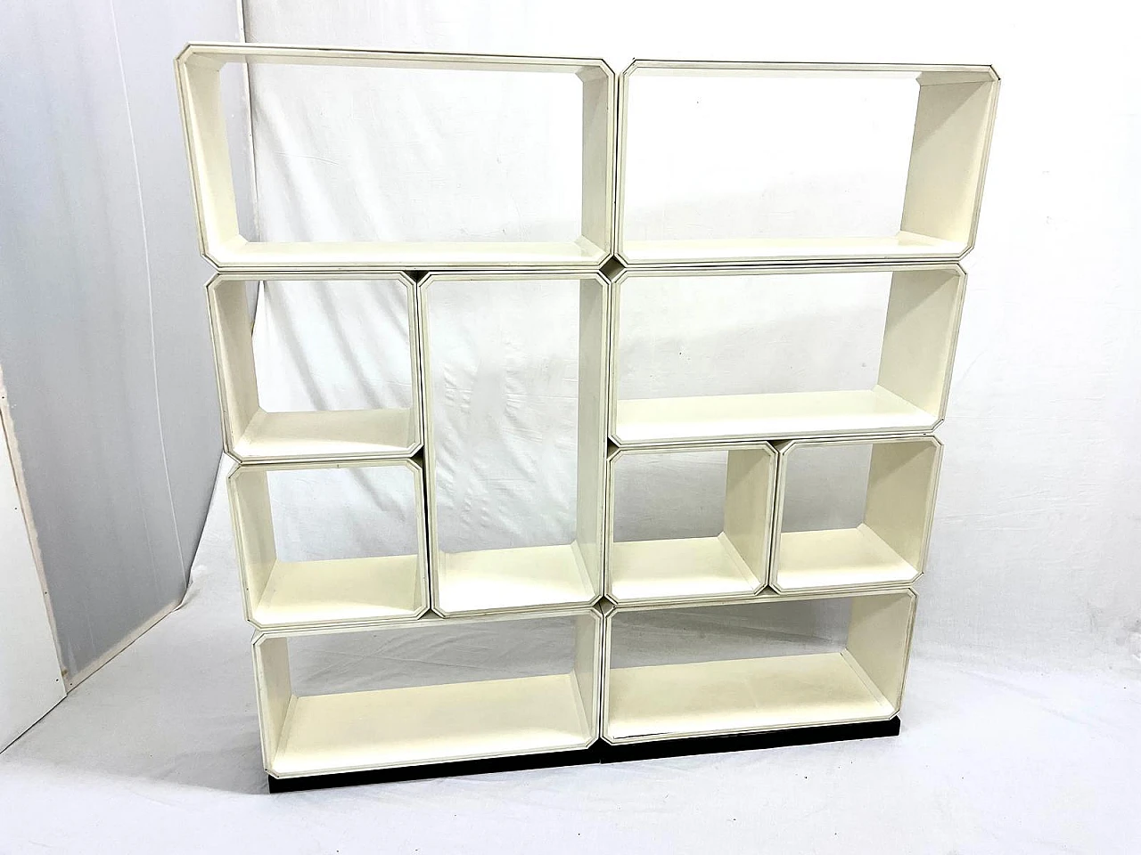 E105 Prisma Modular bookcase by Edorado Vittoria for Tecno, 1964 1