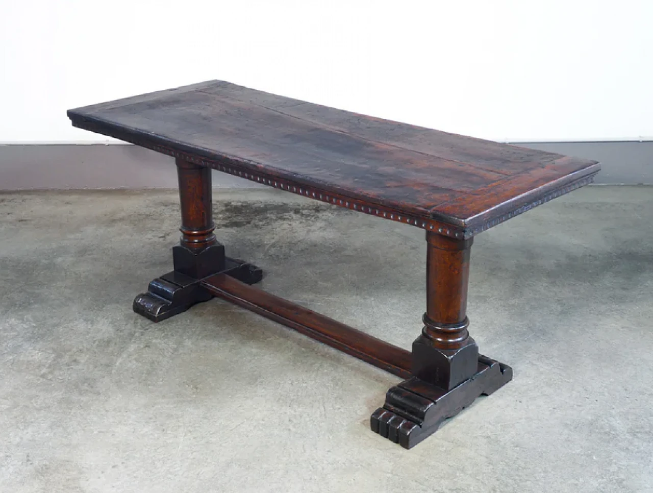 Solid walnut table, 18th century 4