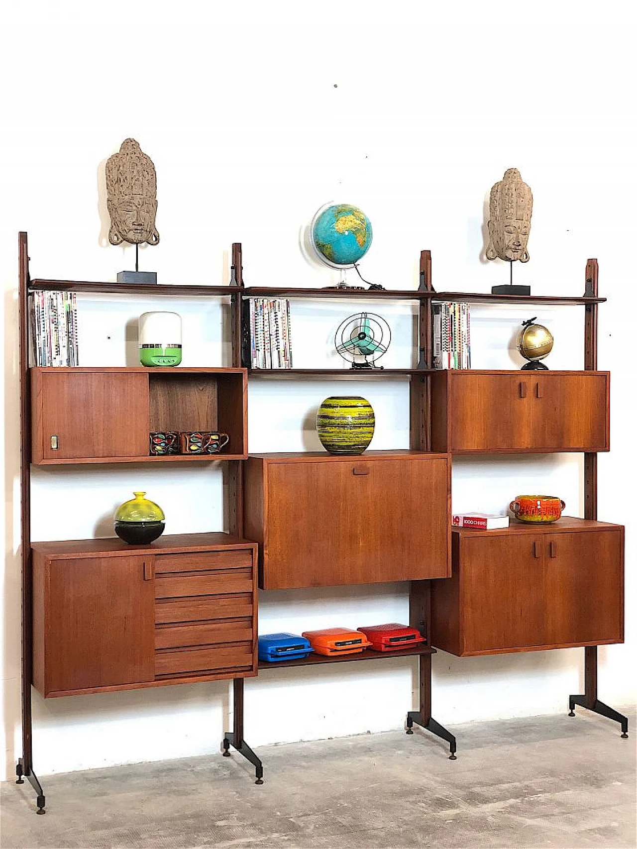 3-bay modular bookcase, 1960s 4