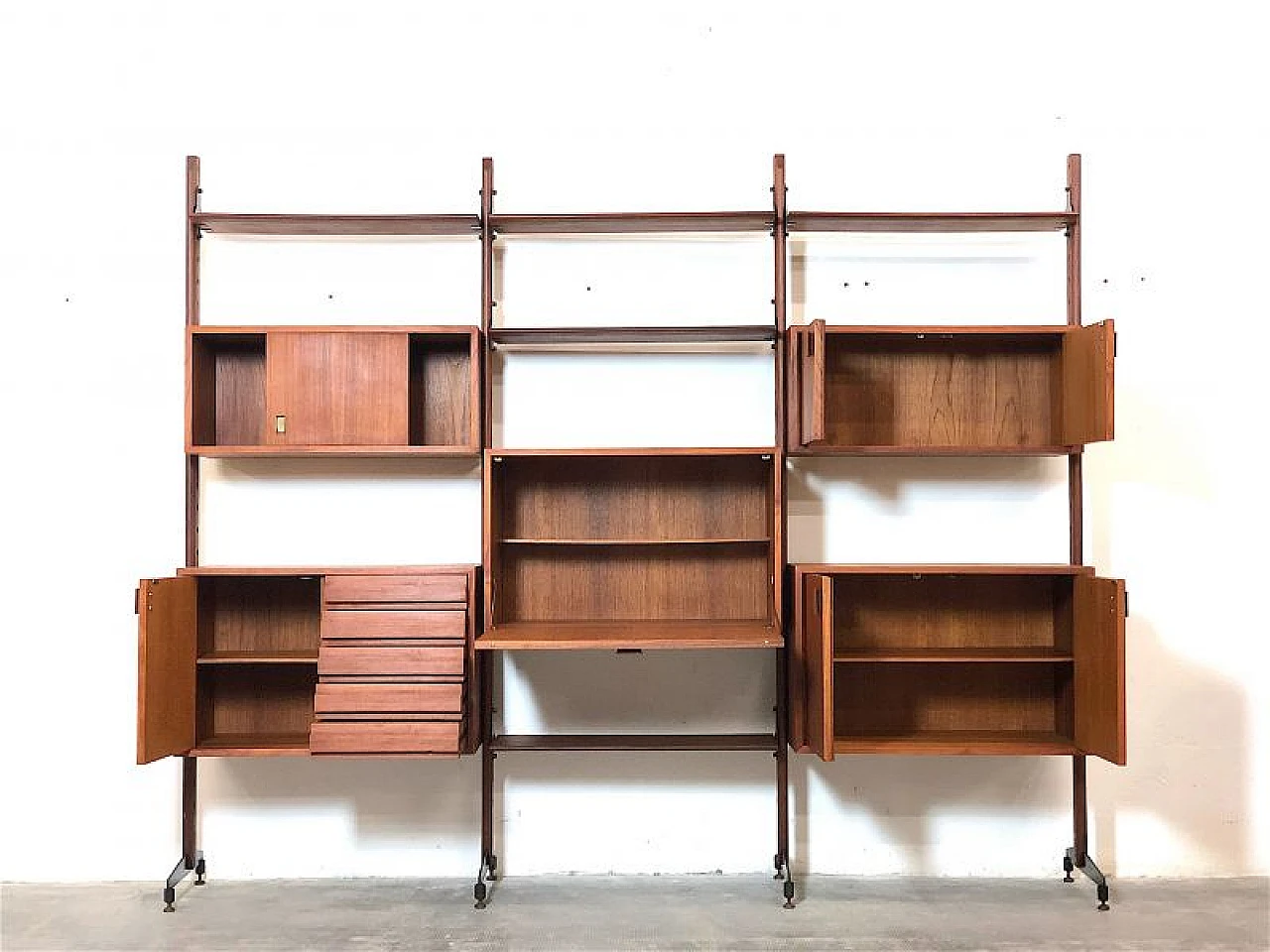 3-bay modular bookcase, 1960s 8