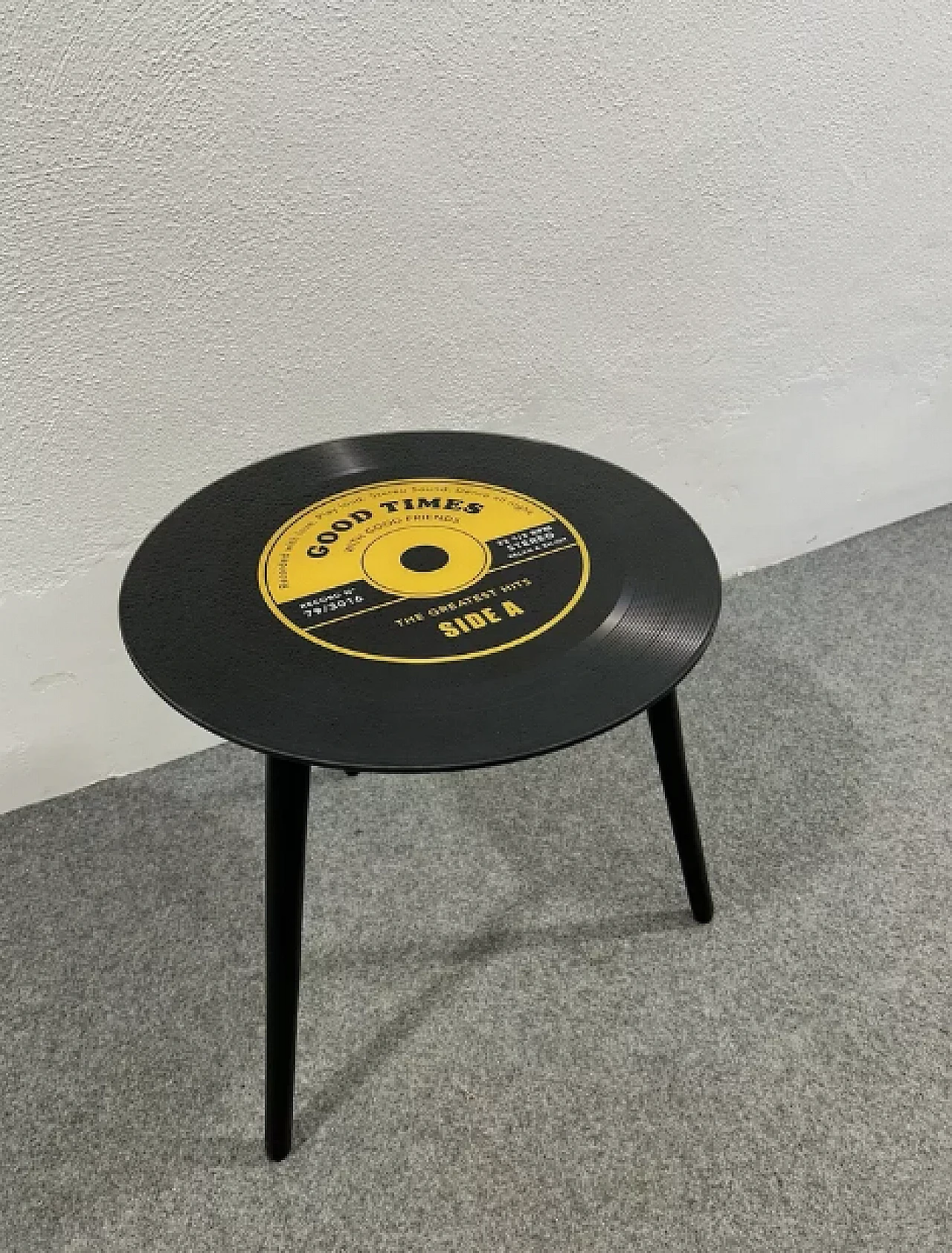 Vinyl coffee table with glass top, 2000s 4