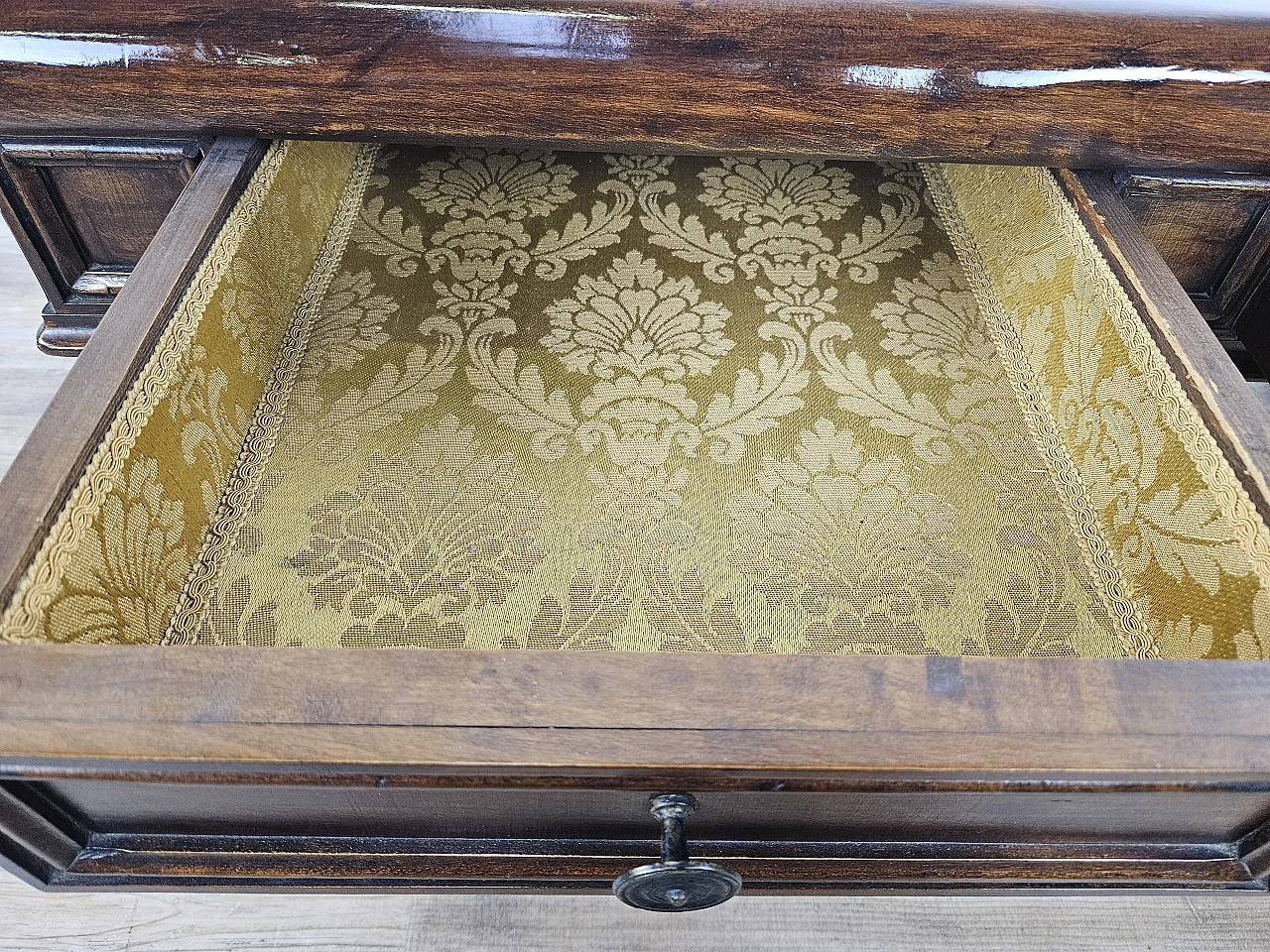 Coffee table in American walnut, 1980s 16