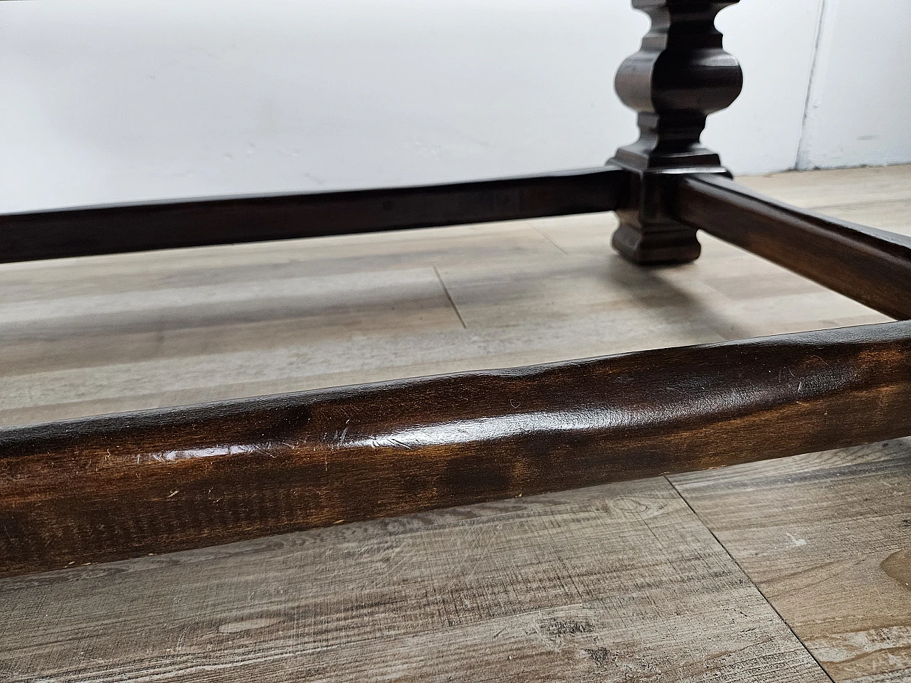 Coffee table in American walnut, 1980s 20