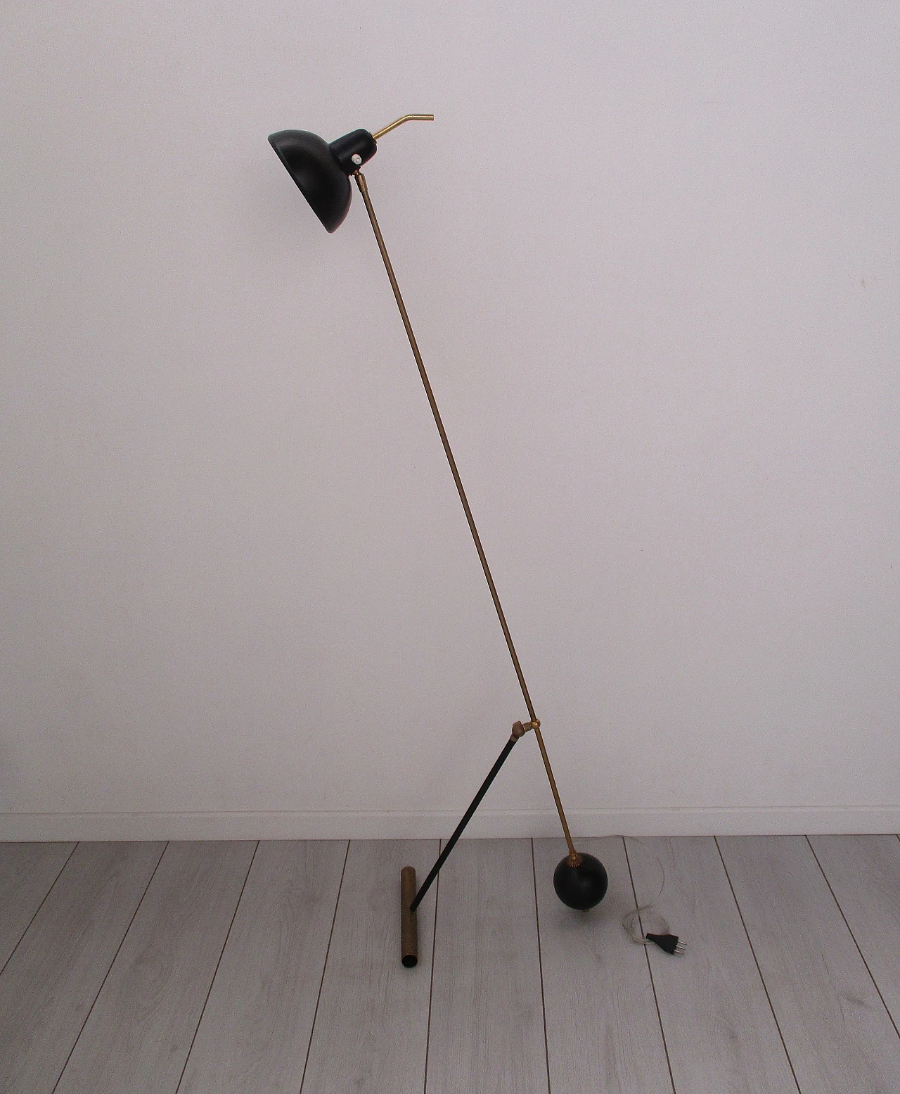 Stilnovo floor lamp in brass and aluminum, 1950s 3