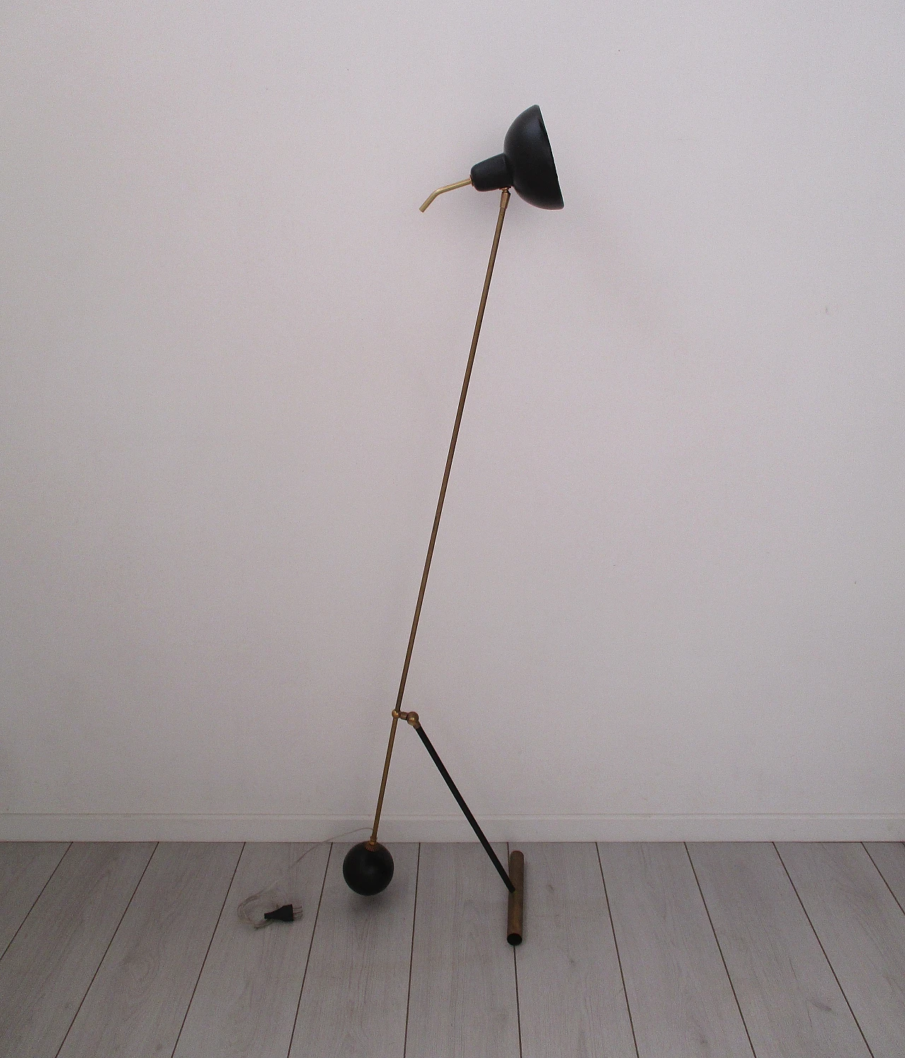 Stilnovo floor lamp in brass and aluminum, 1950s 4