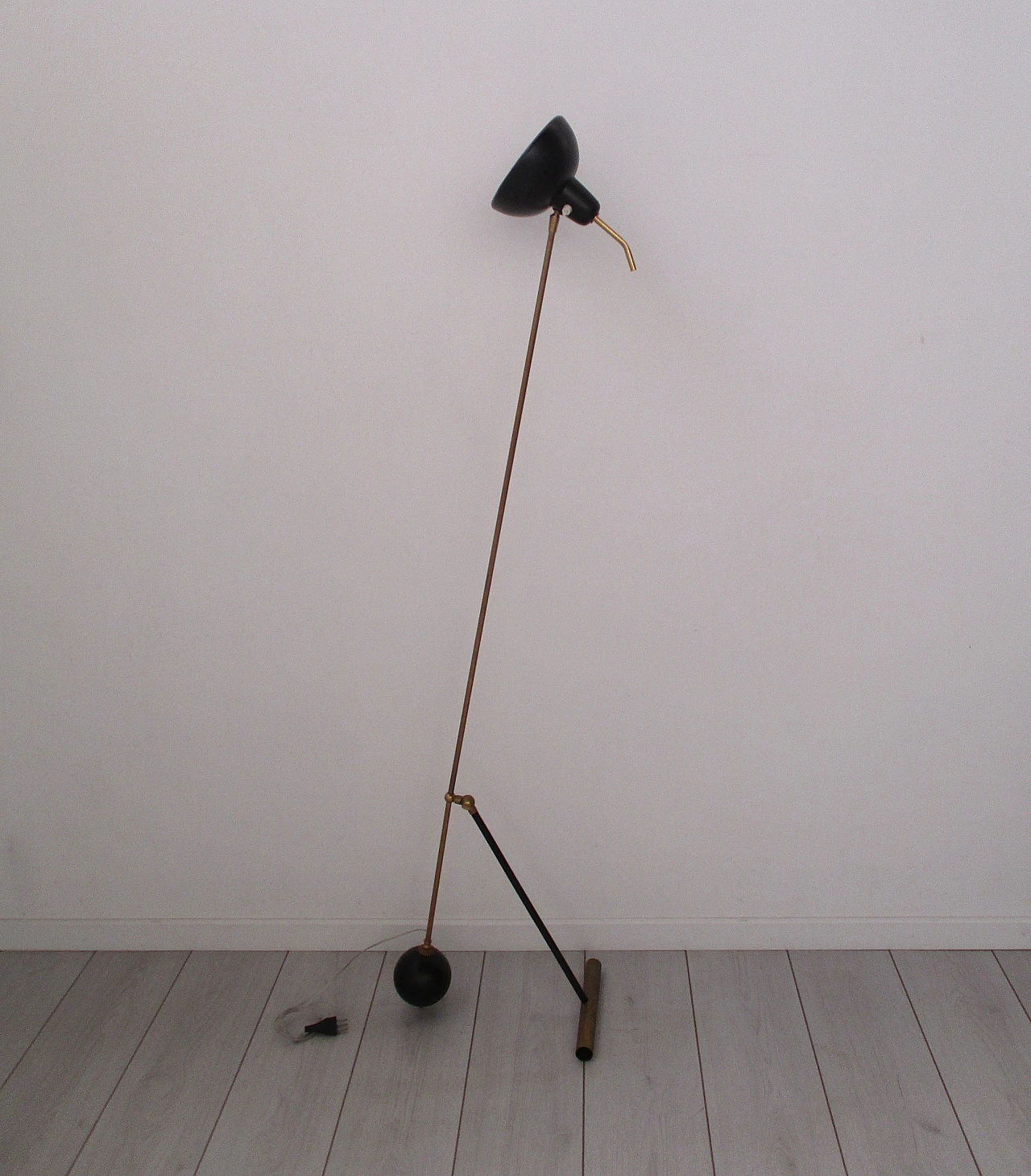 Stilnovo floor lamp in brass and aluminum, 1950s 5