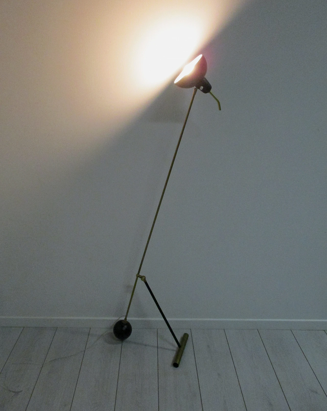 Stilnovo floor lamp in brass and aluminum, 1950s 8