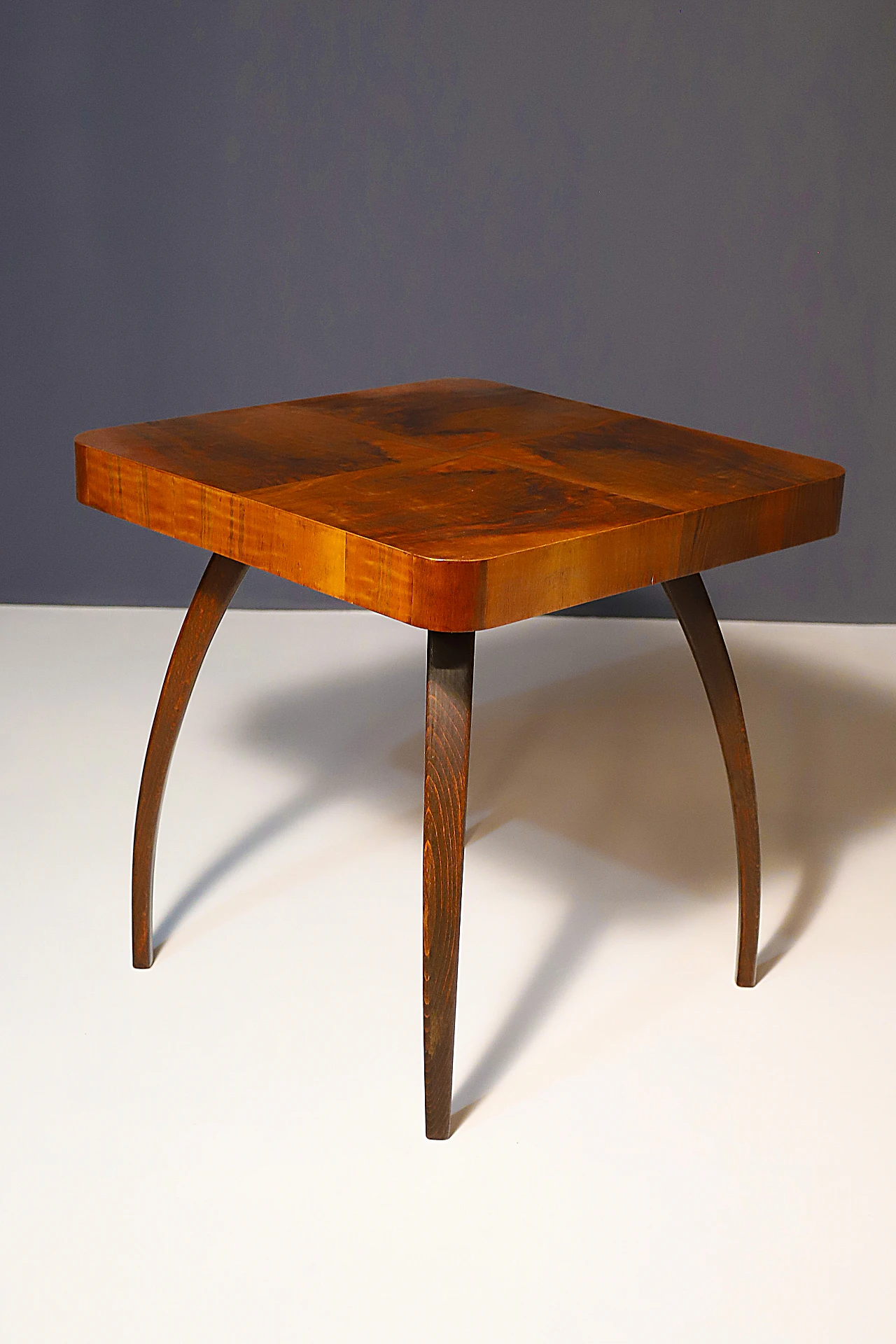 Fully renovated Spider table H 259 by Jindřich Halabala, 1930´s 2