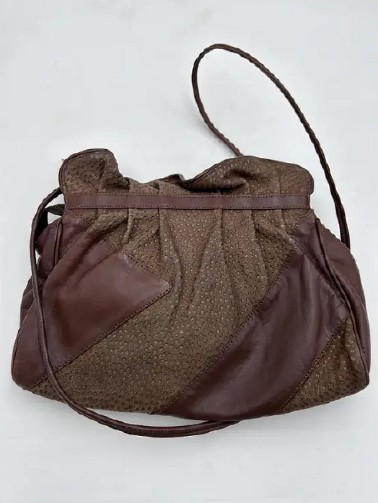 Brown leather shoulder bag by Gucci, 1970s 3