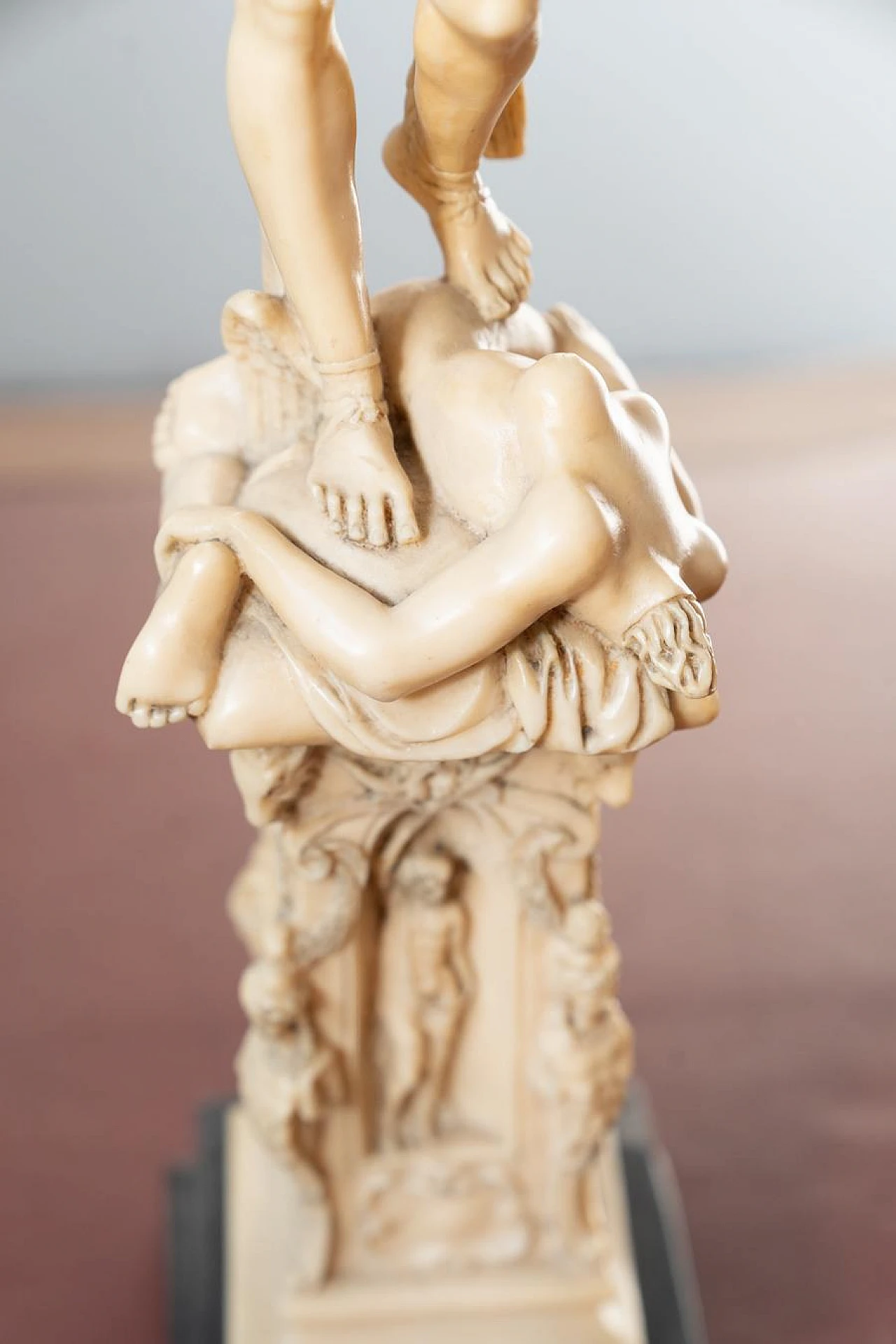 Pair of classical art figures in resin imitation Ivory, 1970s 7