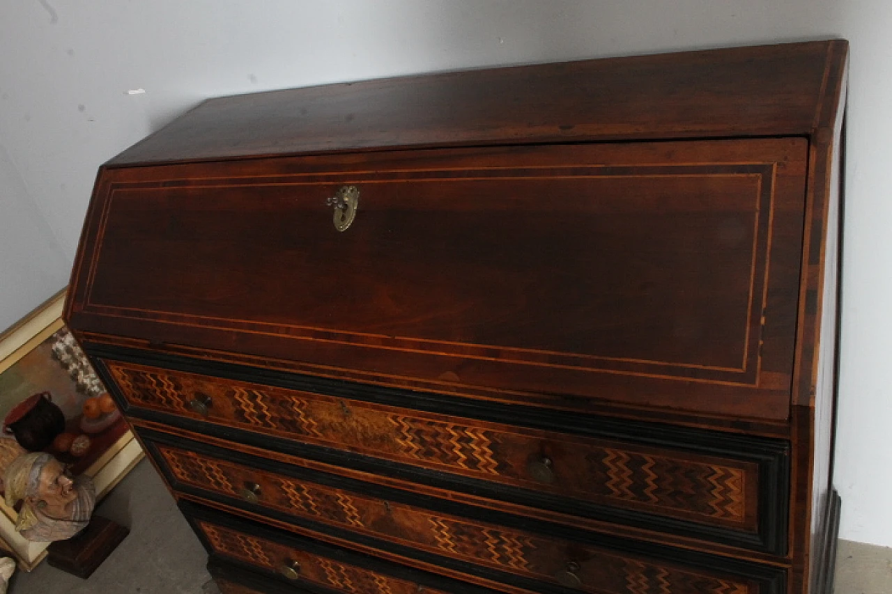 Ancient Lombard flap desk chest in inlaid wood, 17th century 16