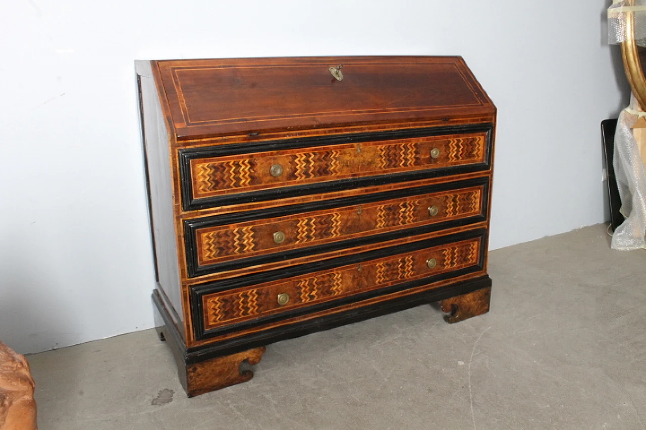 Ancient Lombard flap desk chest in inlaid wood, 17th century 18