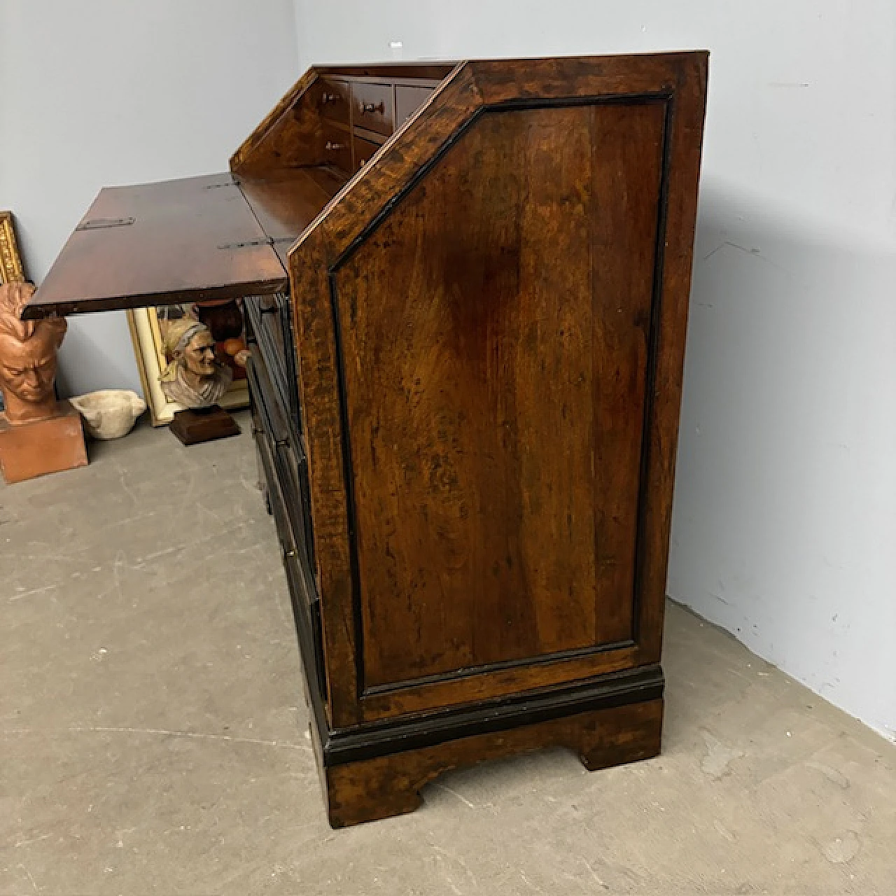 Ancient Lombard flap desk chest in inlaid wood, 17th century 28