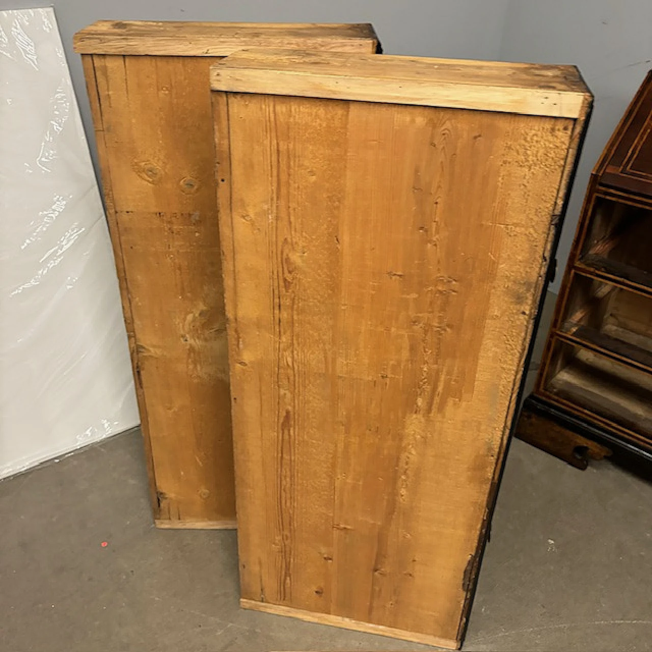 Ancient Lombard flap desk chest in inlaid wood, 17th century 31