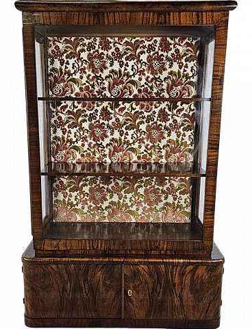 Showcase in walnut root with lateral doors and shelves, 1940s