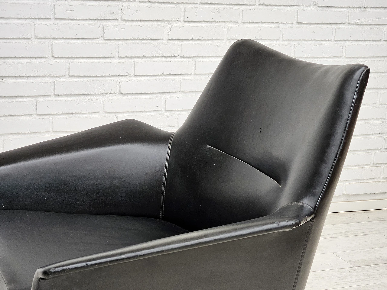 Scandinavian swivel chair, 1960s 11