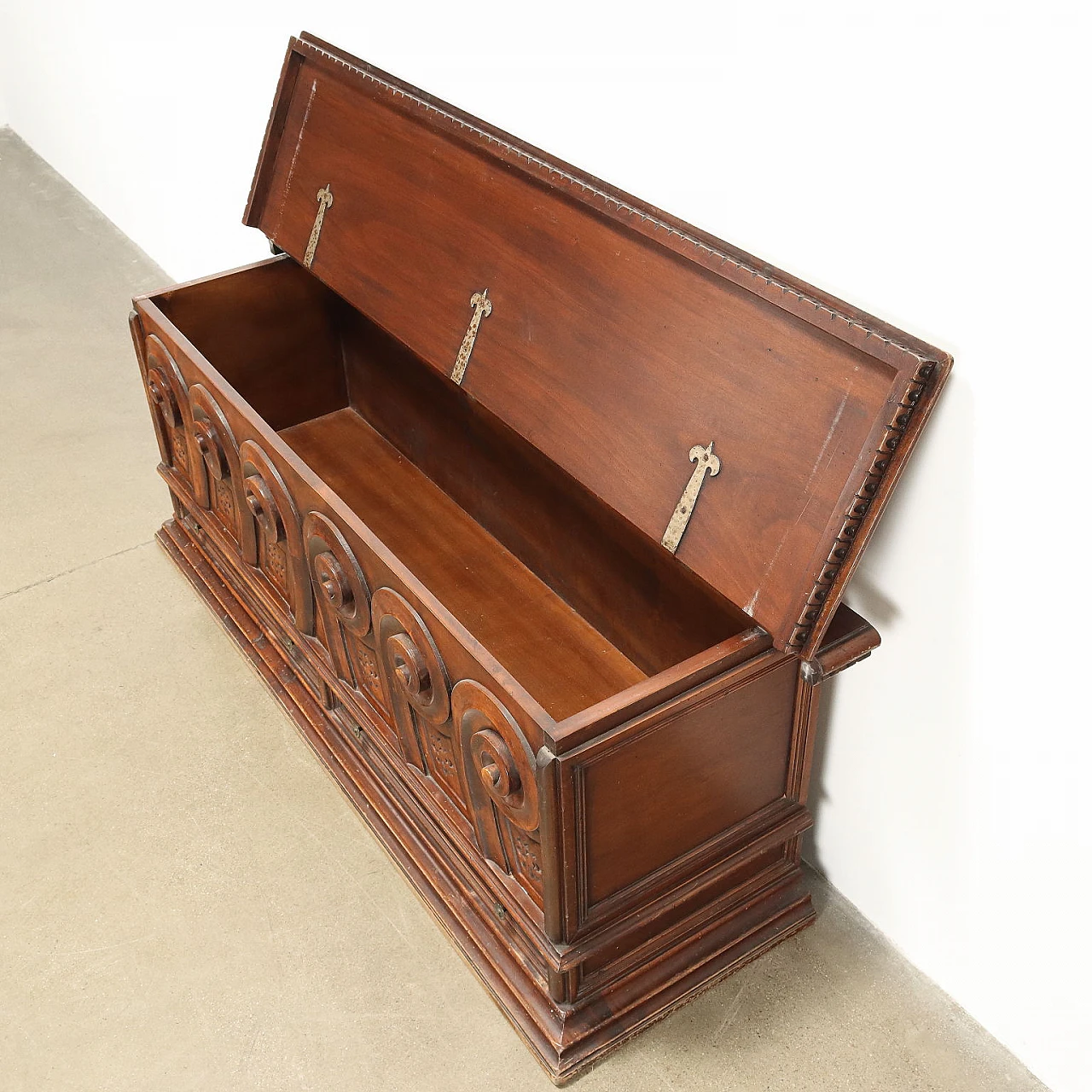 Mahogany chest of drawers with 3 drawers, late 20th century 3